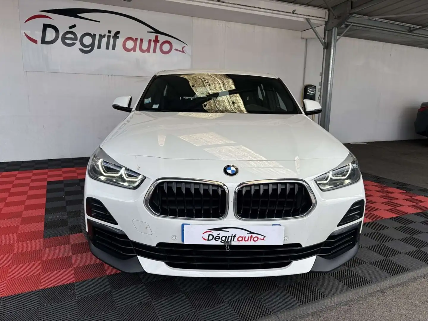 BMW X2 F39 xDrive 18d 150 ch BVA8 Lounge Blanc - 2