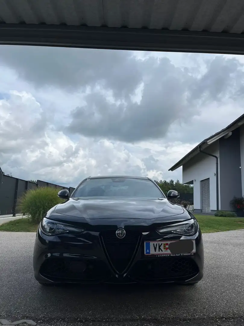 Alfa Romeo Giulia Veloce 2,0 280 ATX AWD - 1