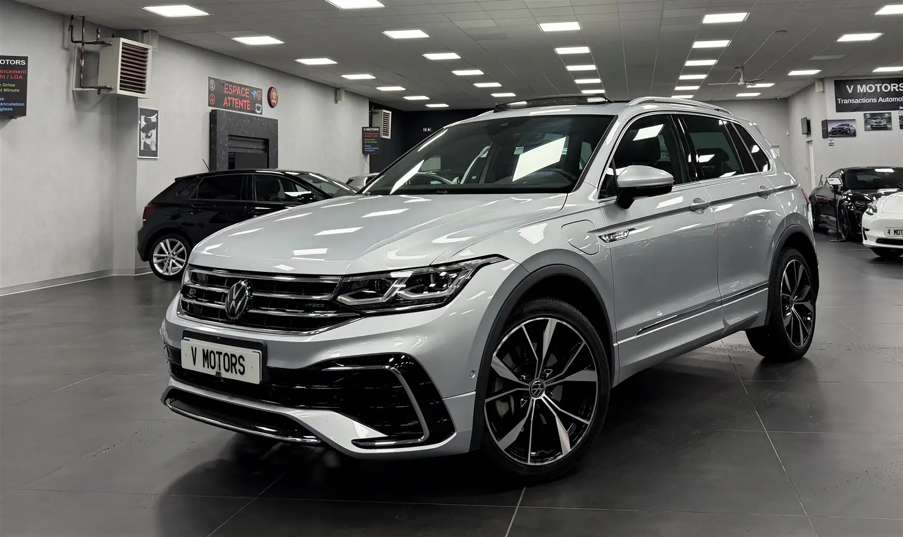 Volkswagen Tiguan eHybrid 245 R-LINE Exclusive GTE IQdrive Design' Gris - 1