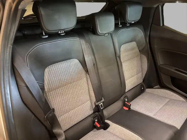 Renault Clio view 14