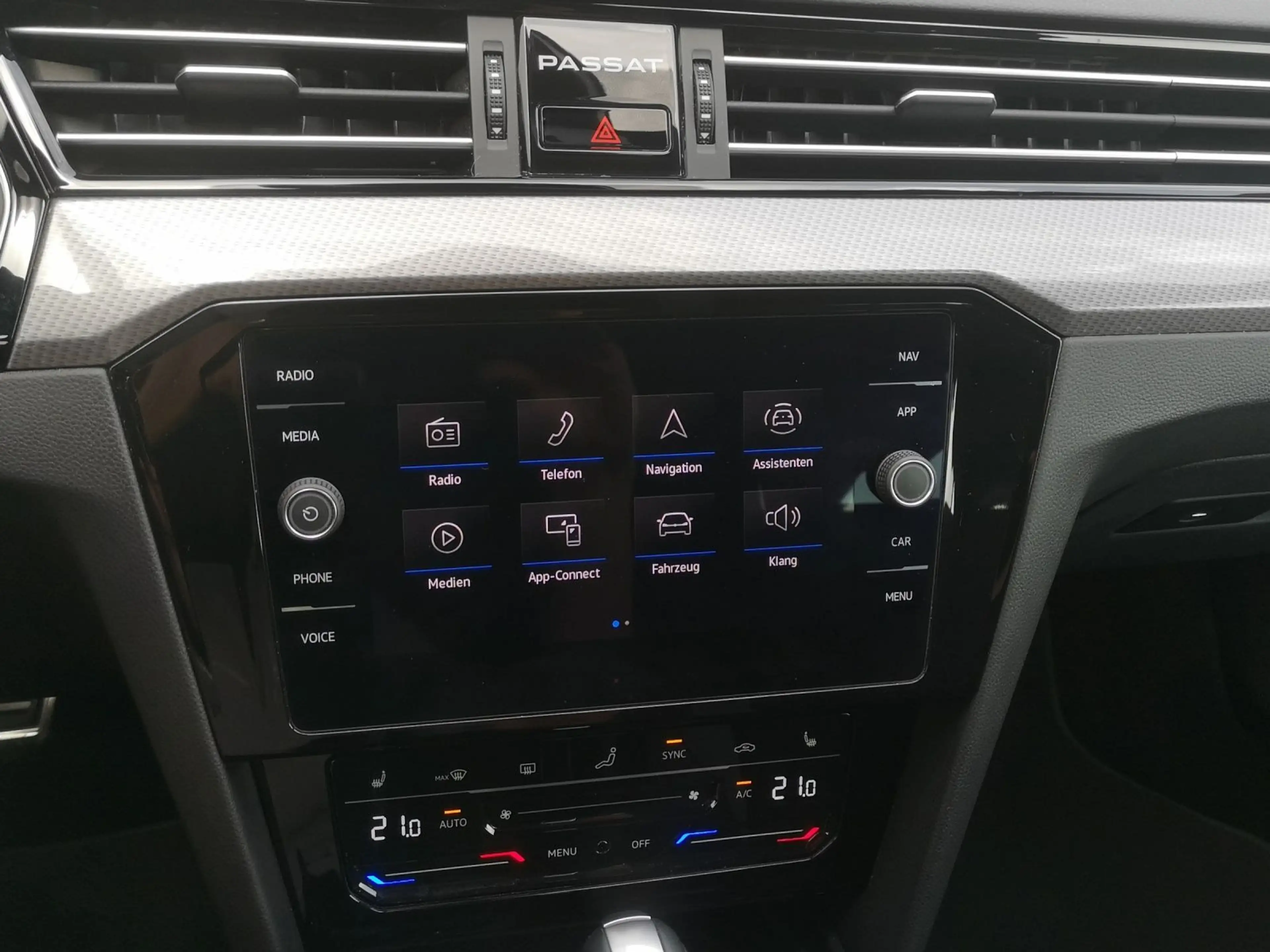 Volkswagen Passat Alltrack Variant 4M 2.0 TDI*NAVI*PANO*AHK — photo 9