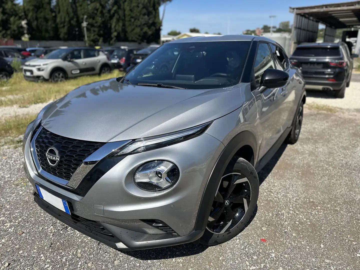 Nissan Juke 1.0 DIG-T 114 CV DCT N-Connecta Szary - 1