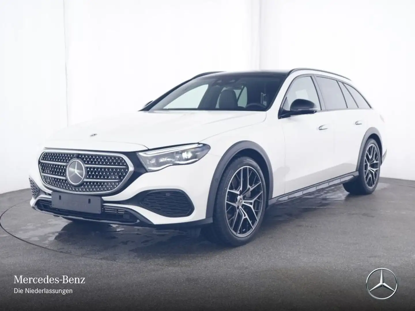 Mercedes-Benz E 450 T 4M Avantgarde Fahrass 360° Stdhzg Pano PTS Weiß - 2