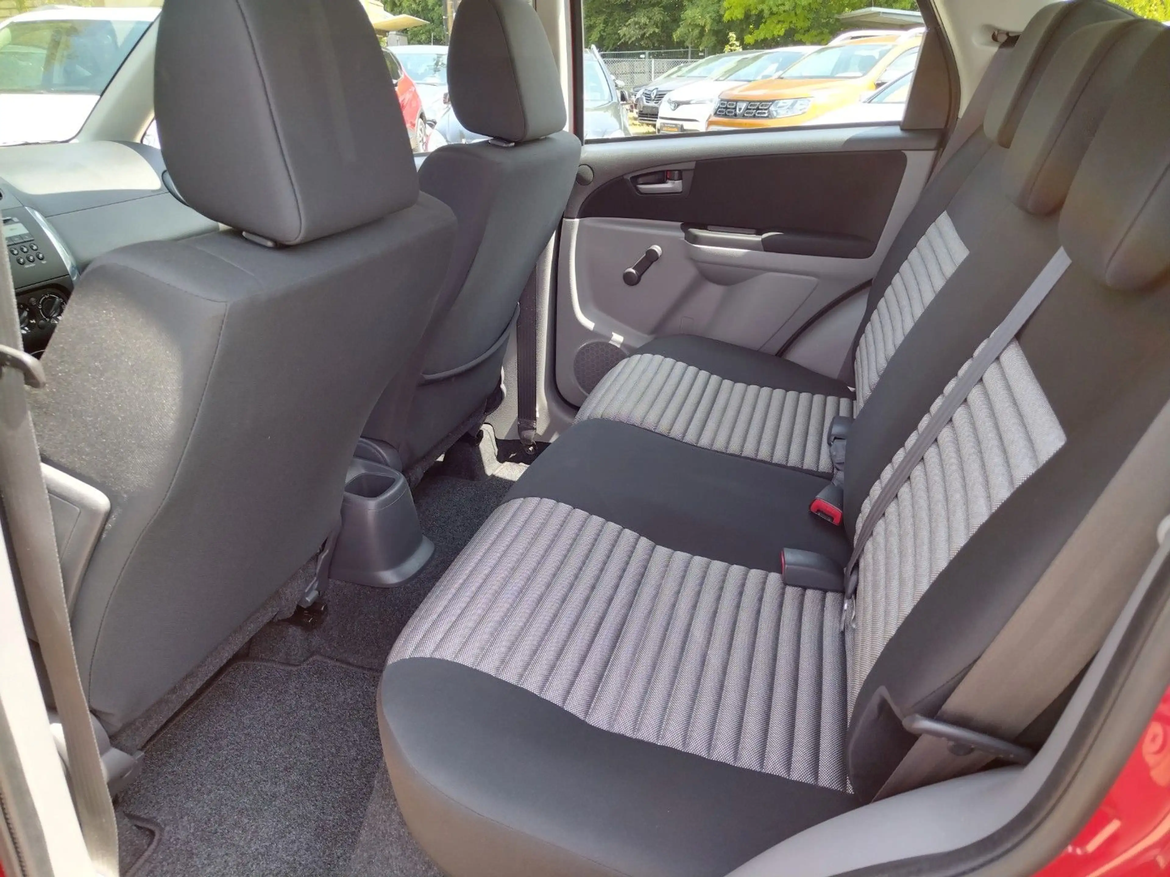 Suzuki SX4 Comfort 4x4+1.HD+68000 km+TÜV/NEU+GARANTIE — photo 11