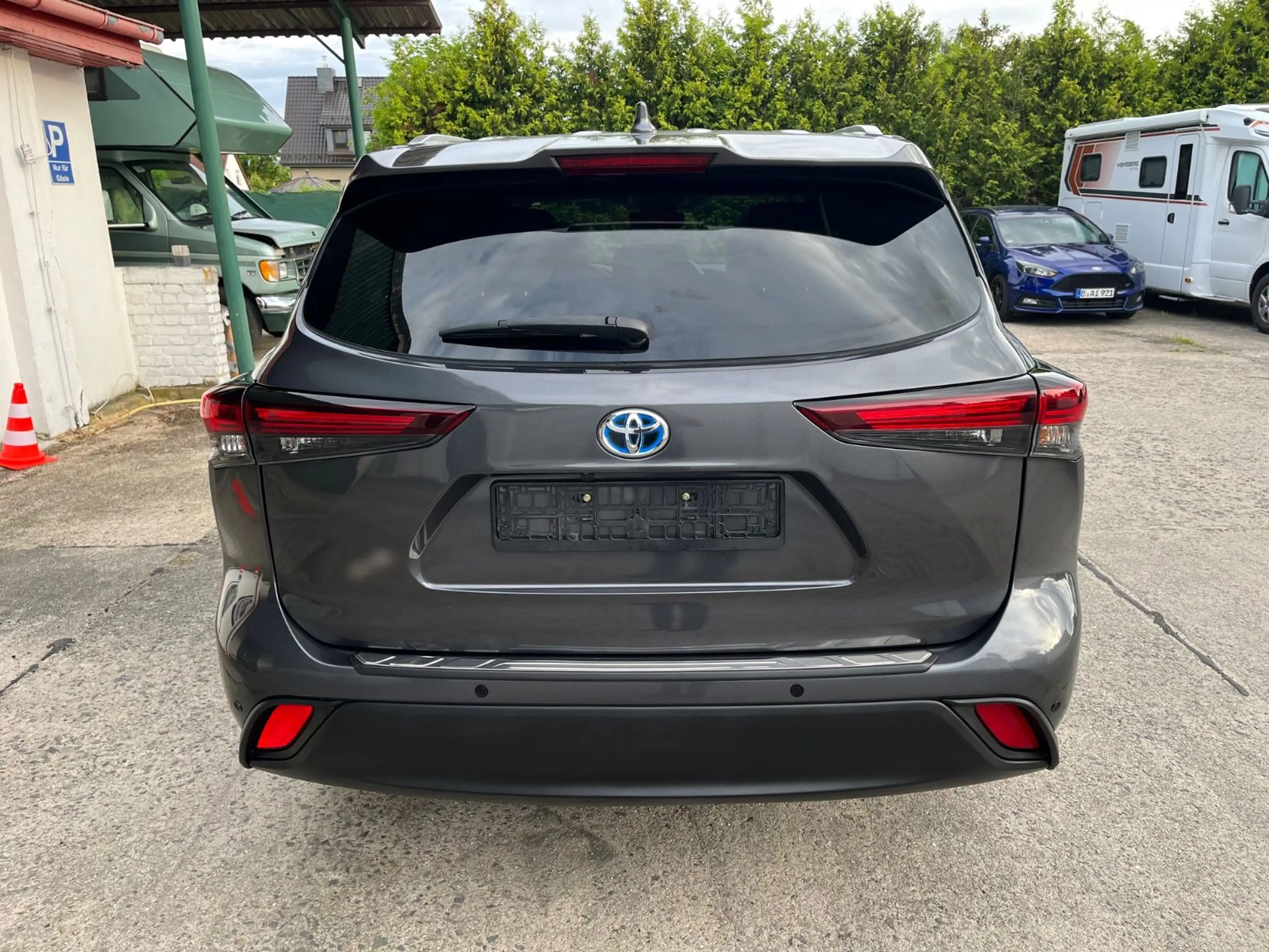 Toyota Highlander 2.5-l Hybrid Schiebedach 8 Sitze — photo 6