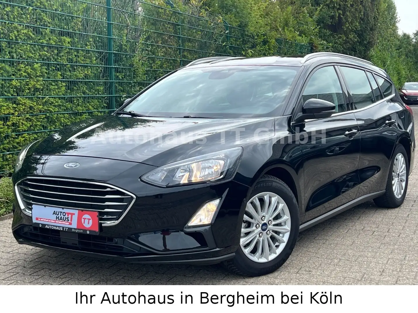 Ford Focus Titanium Turnier°Navi°Kamera°ACC°LED°1.HD Zwart - 1