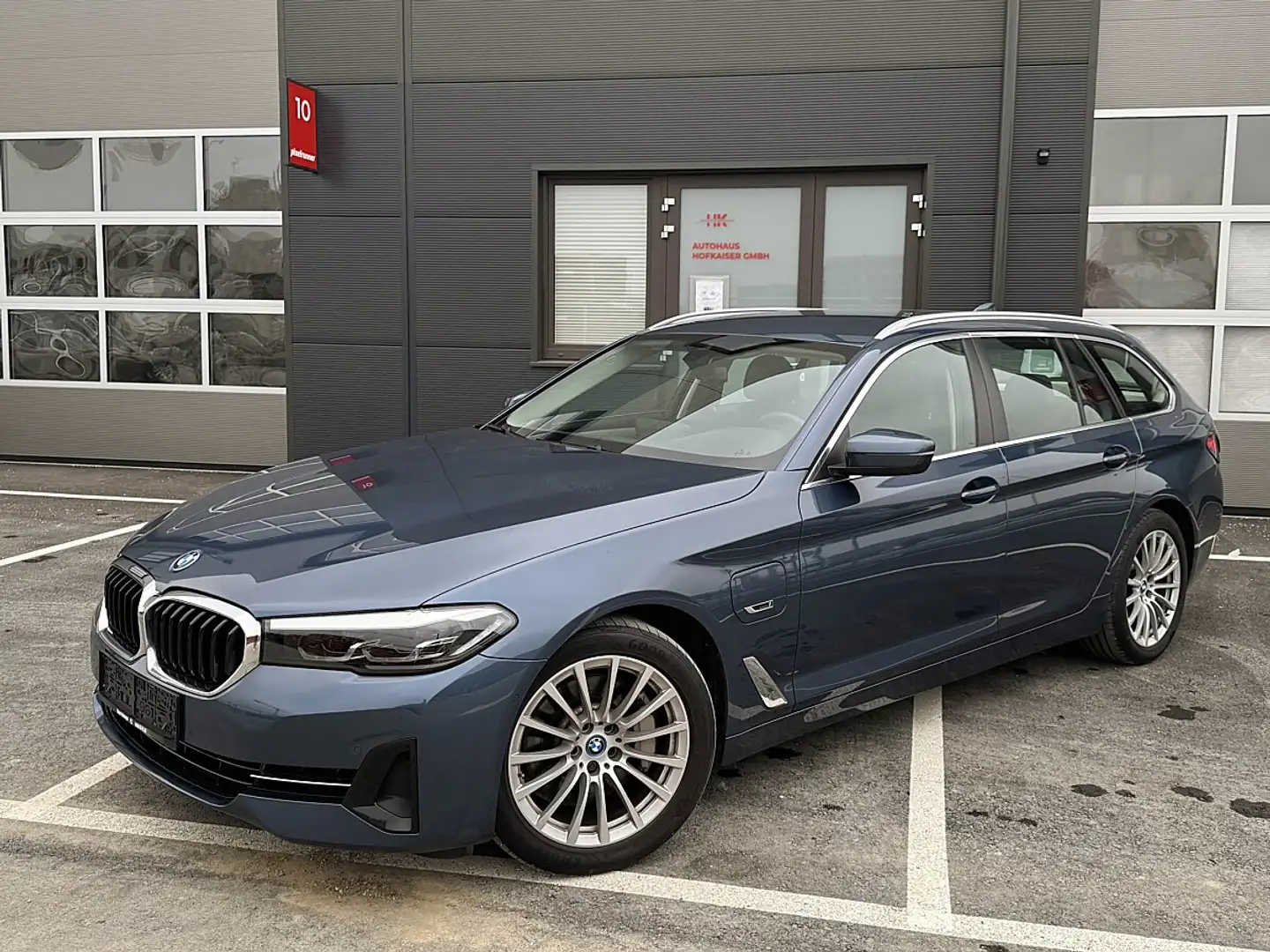 BMW 530 e xDrive Touring Aut. * AHK * LED * Spurhalte *... Blau - 2