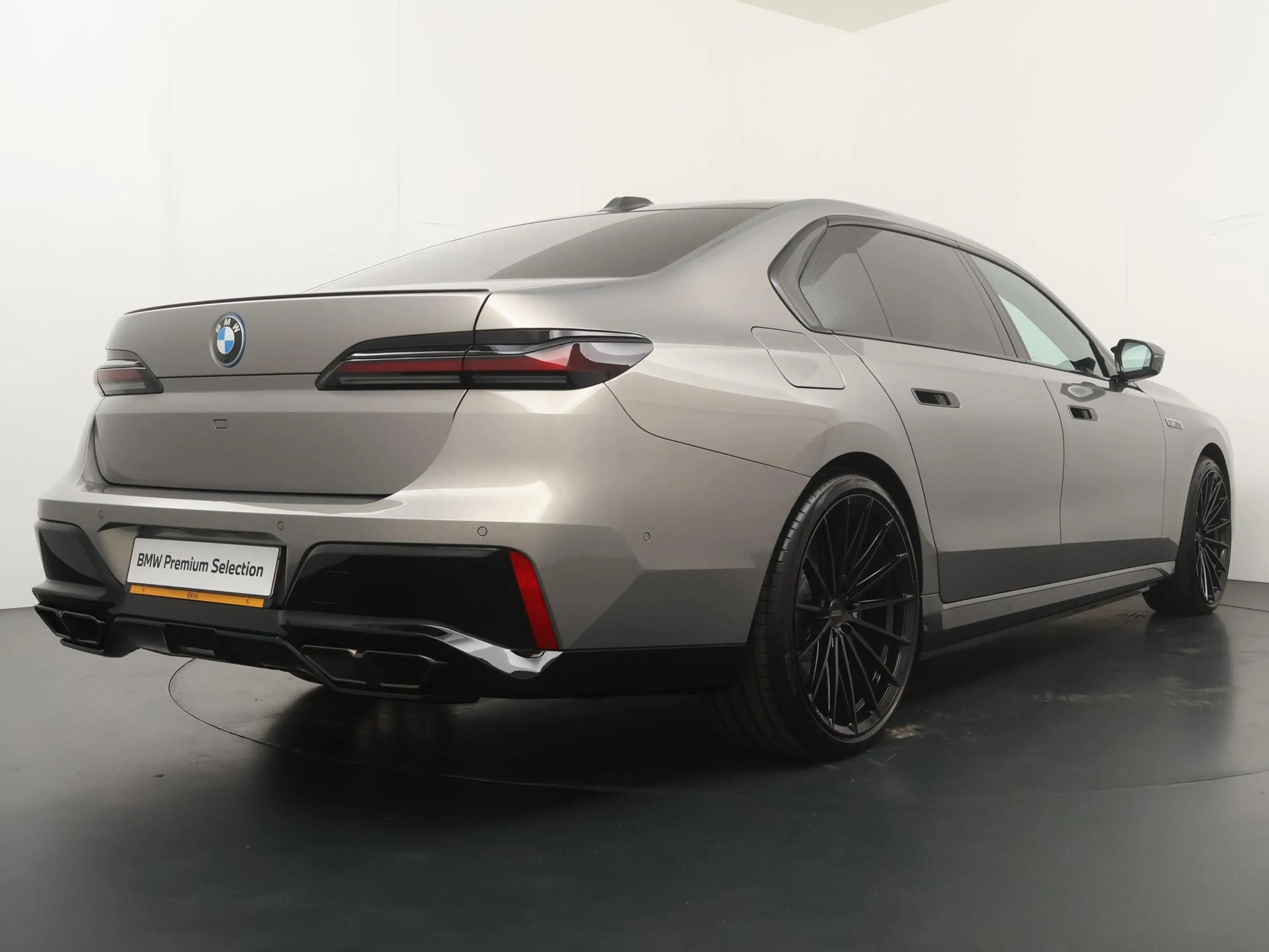 BMW 760 7-serie M760e xDrive | Trekhaak | Skylounge Execut — photo 9