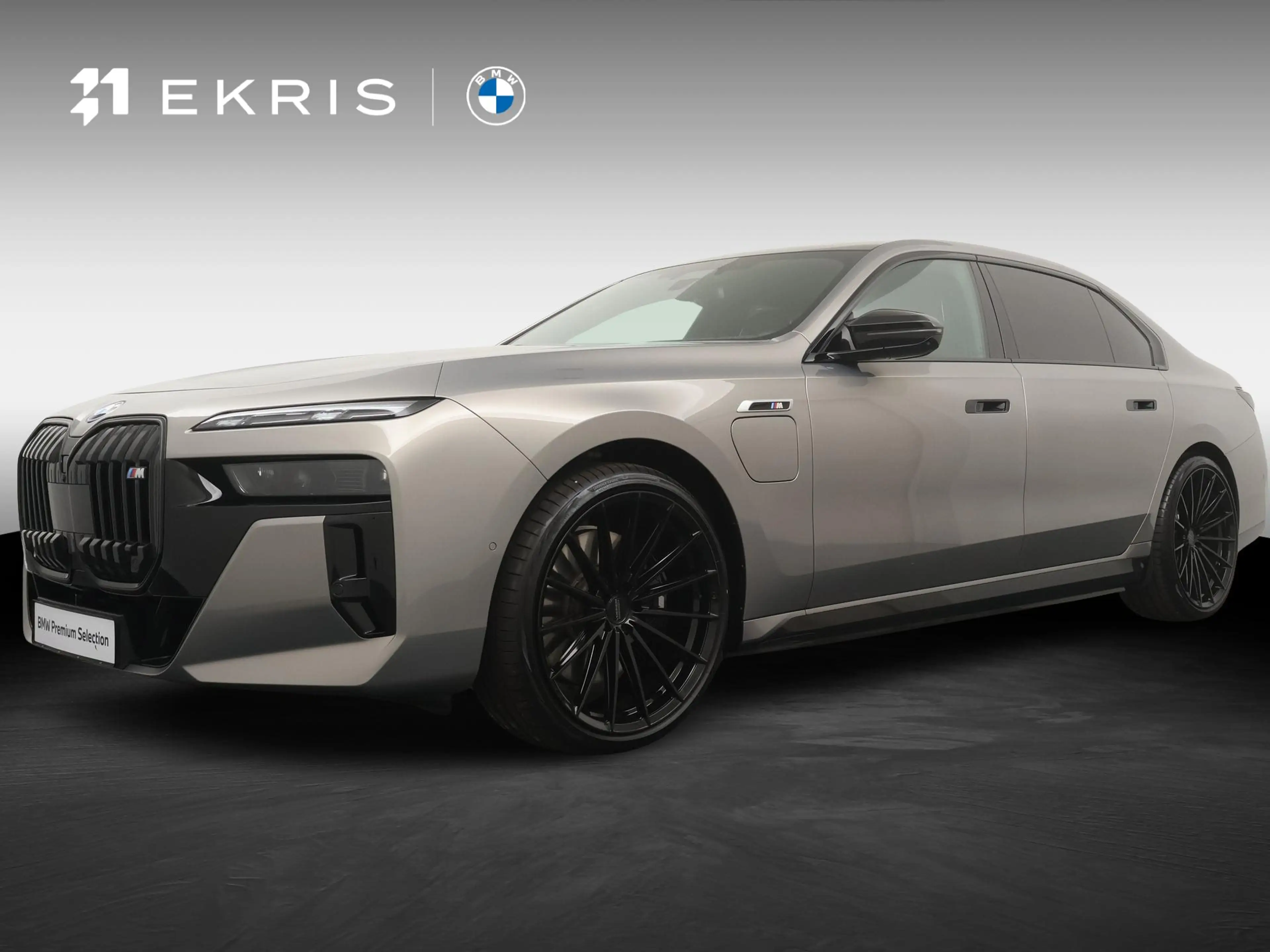 BMW 760 7-serie M760e xDrive | Trekhaak | Skylounge Execut