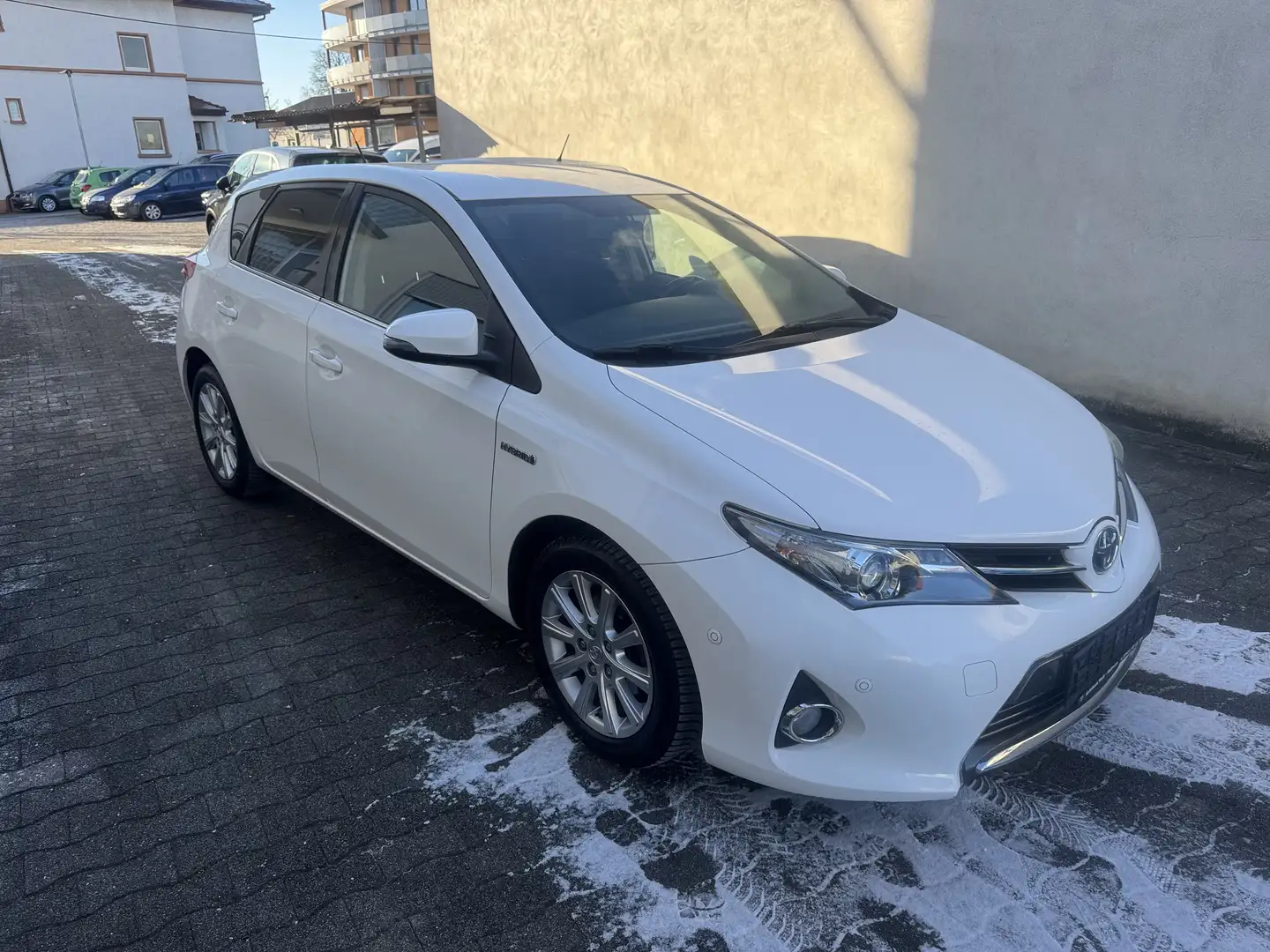 Toyota Auris Auris Hybrid 1.8 VVT-i Hybrid Automatik Comfort Weiß - 2