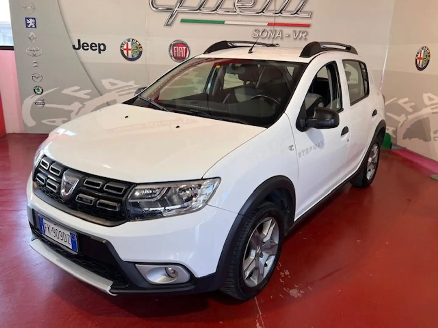 Dacia Sandero Stepway 0.9 TCe 12V TurboGPL 90CV Start&Stop Blanc - 2
