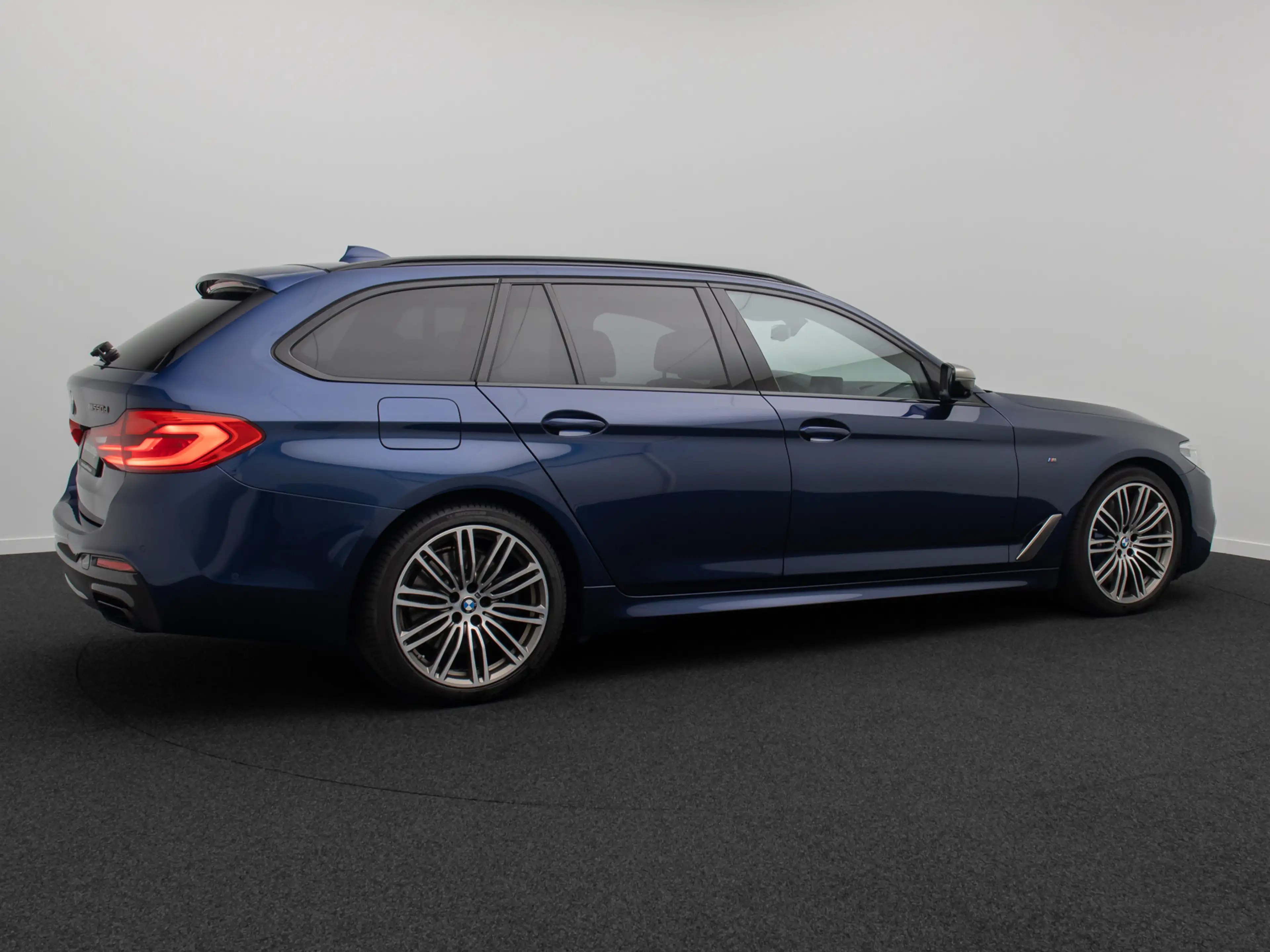 BMW 550 HUD H K Panorama 360° SoftClose DAB 19 — photo 6