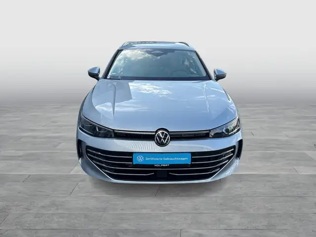 Volkswagen Passat view 8