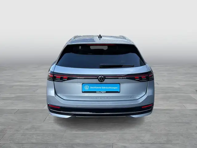 Volkswagen Passat view 5