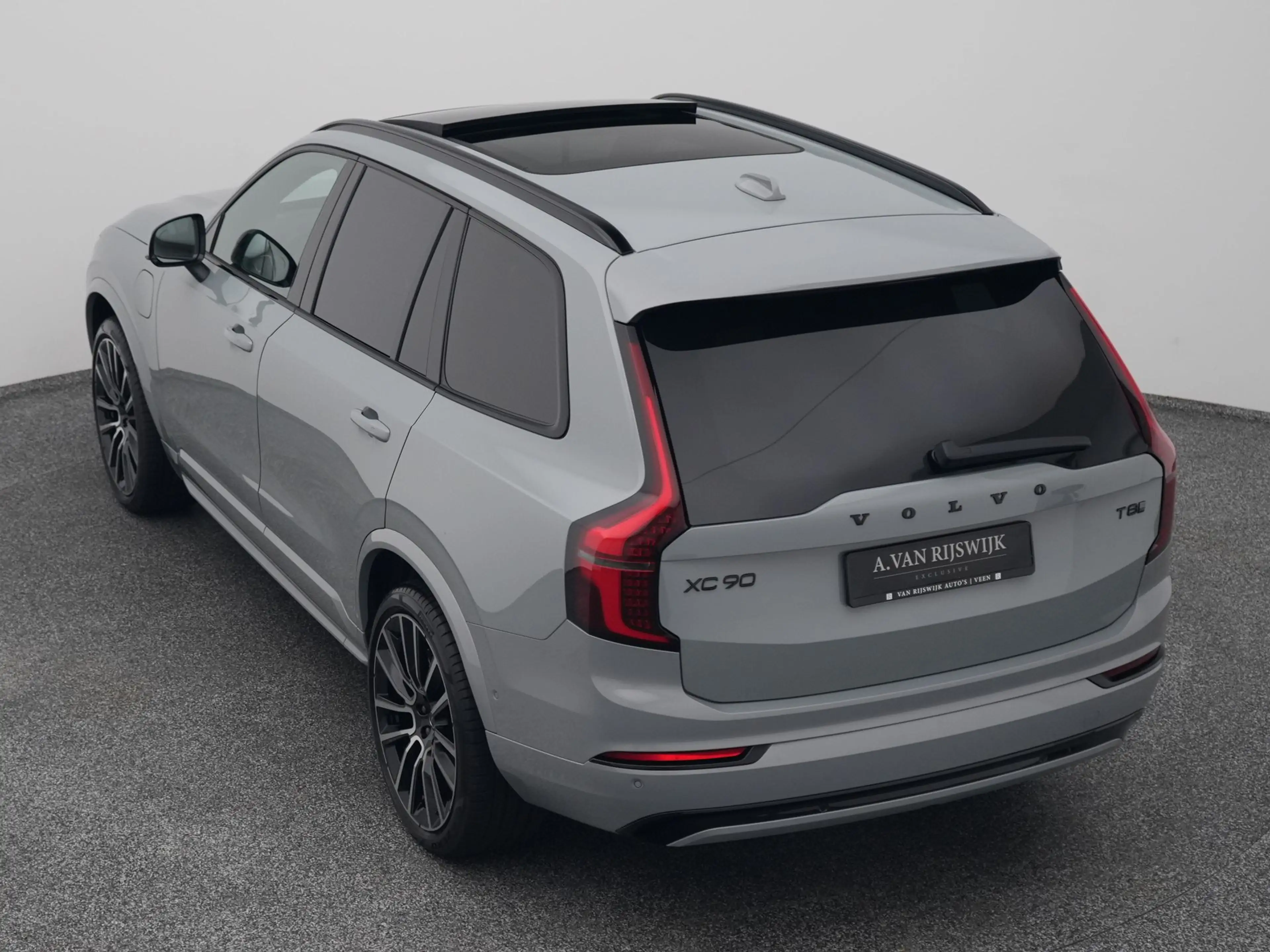 Volvo XC90 2.0 T8 Plug-in hybrid AWD Ultra Black Edition 7-Pe — photo 25