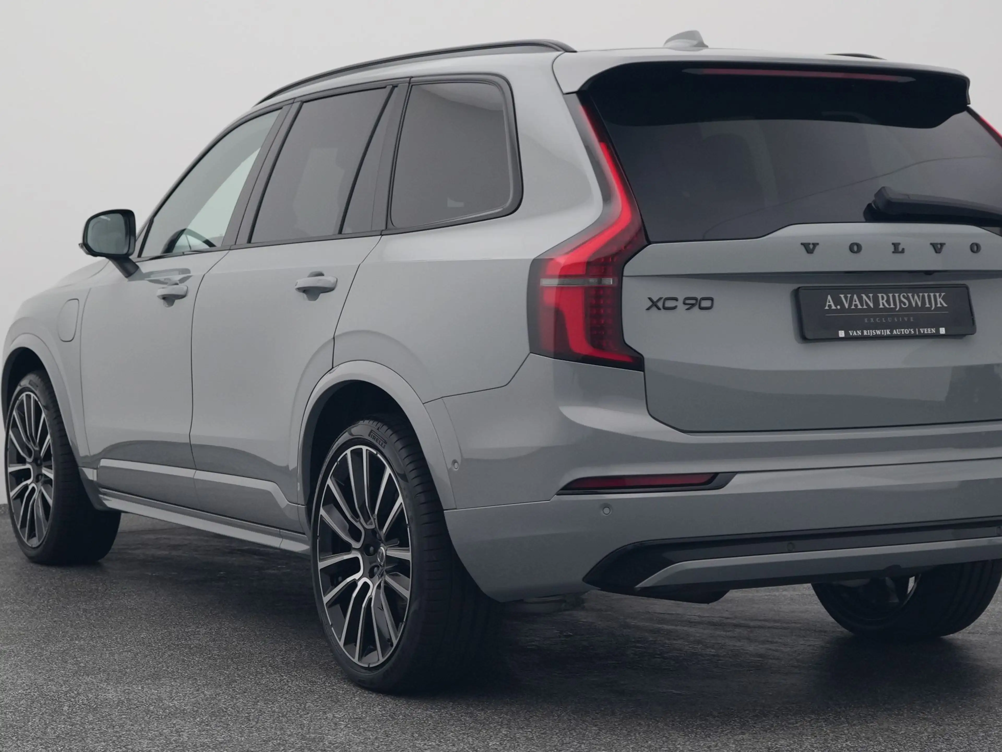 Volvo XC90 2.0 T8 Plug-in hybrid AWD Ultra Black Edition 7-Pe — photo 18