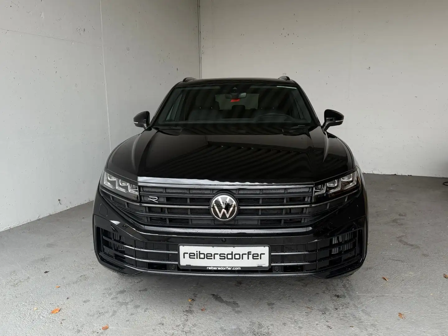 Volkswagen Touareg R eHybrid TSI 4MOTION Schwarz - 2
