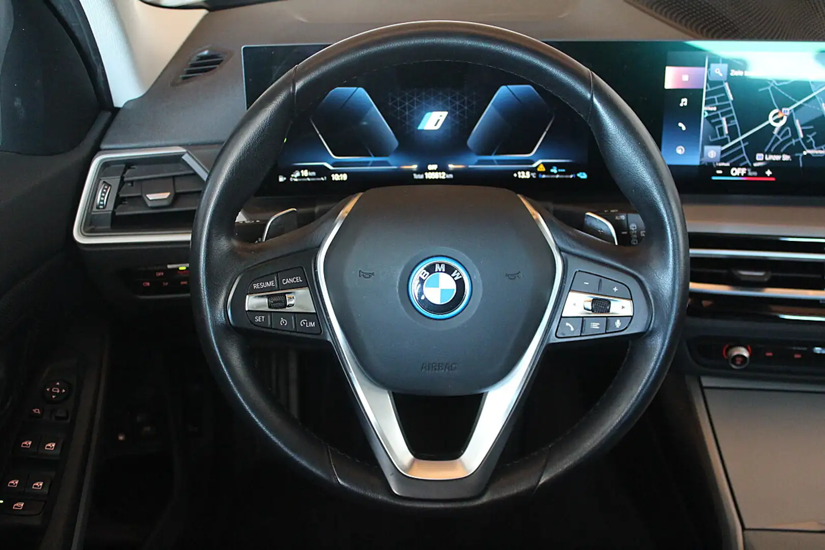 BMW 320 e PHEV Touring Aut. LED Spur Navi Parksensor Grau - 2
