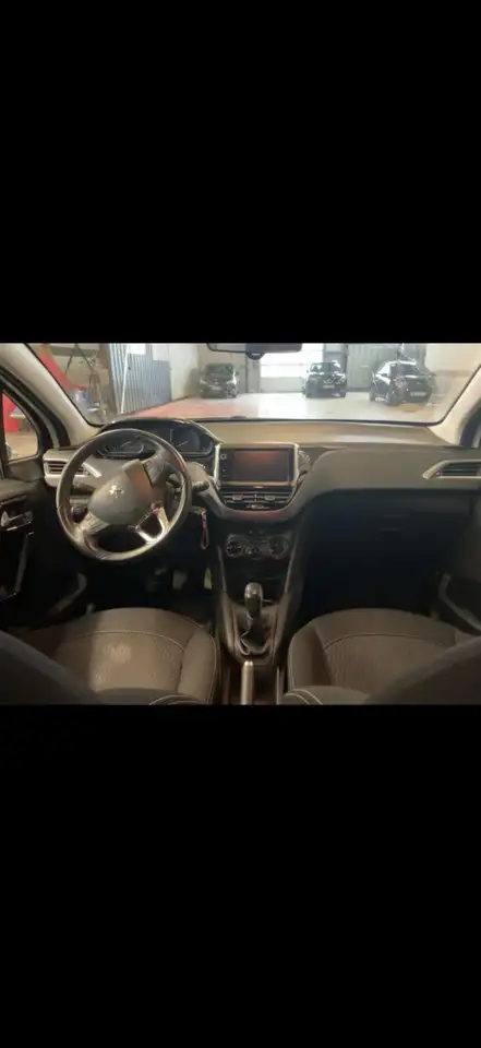 Peugeot 208 208 — photo 3