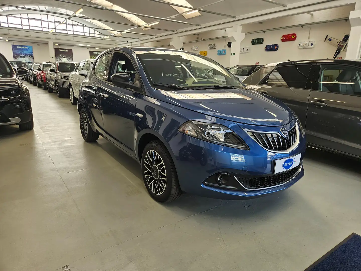 Lancia Ypsilon Ypsilon 1.0 firefly hybrid Platino s&s 70cv Gris - 1