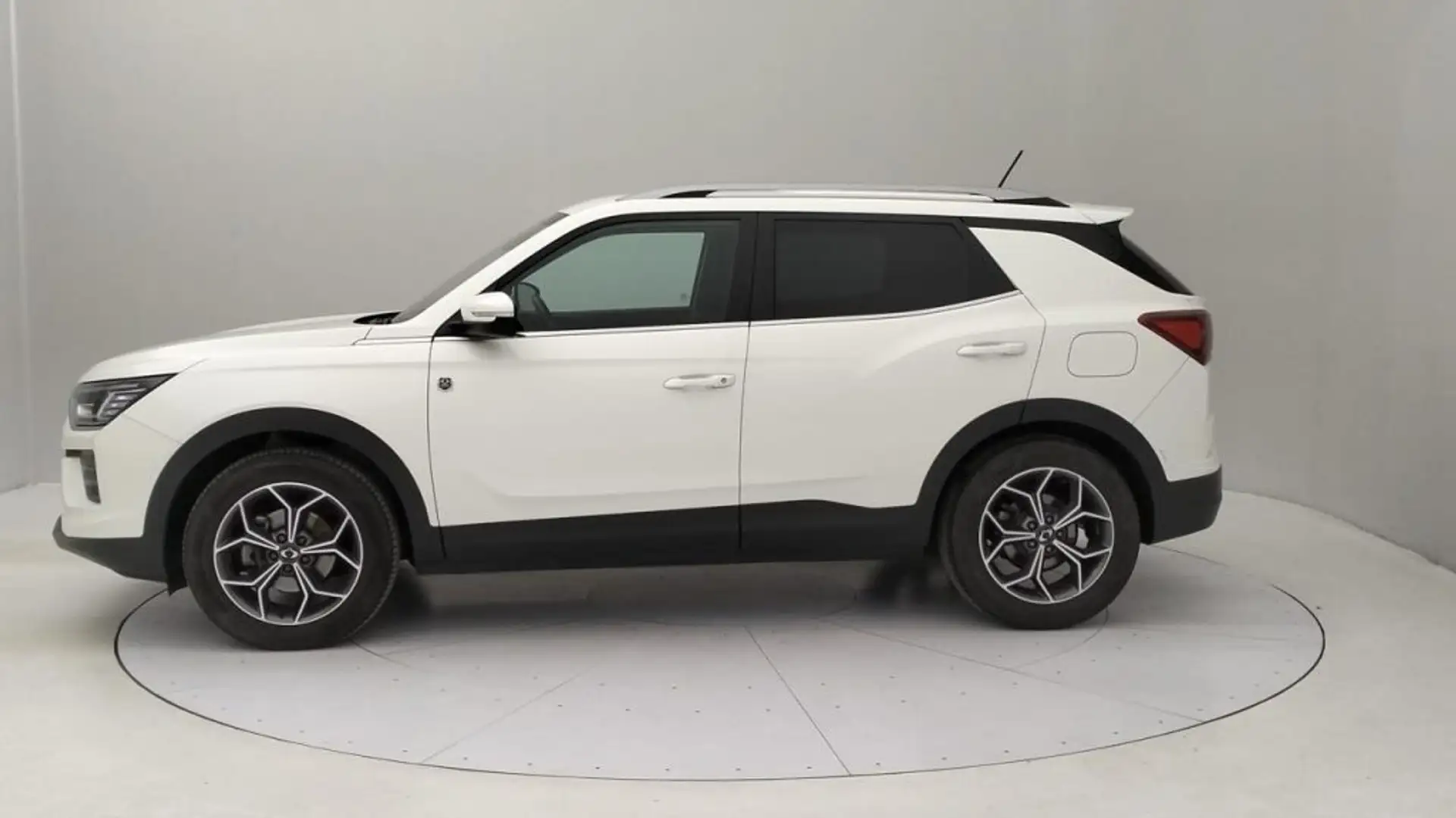 SsangYong Korando 1.5 gdi-t Icon 2wd Blanc - 2