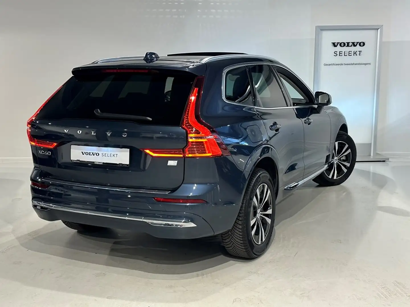 Volvo XC60 T6 Recharge Long Range Bright Blauw - 2