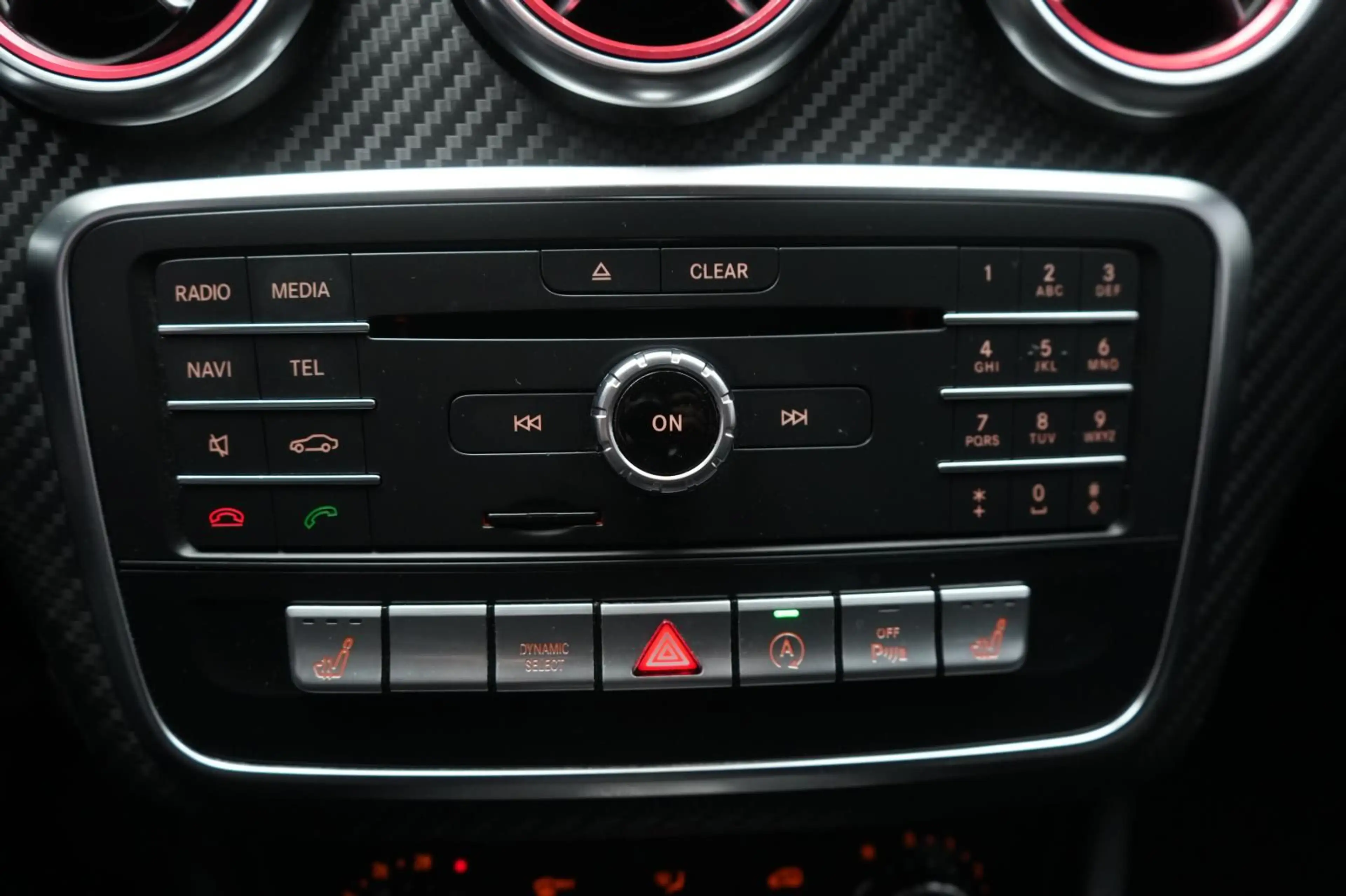 Mercedes-Benz A 180 AMG Line Alcantara/LED/Navi/PDC/SHZ/Tempom — photo 15