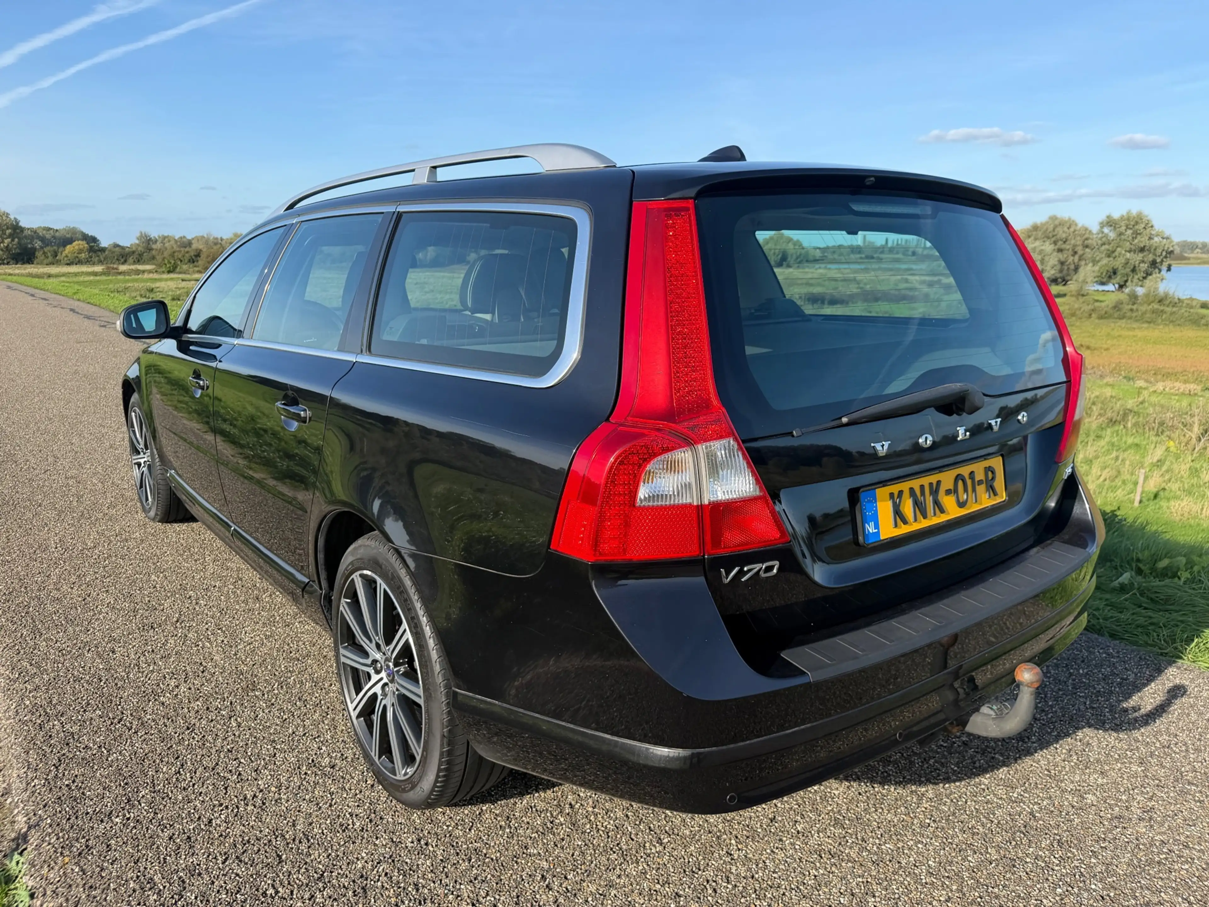 Volvo V70 2.0 T5 Summum — photo 9