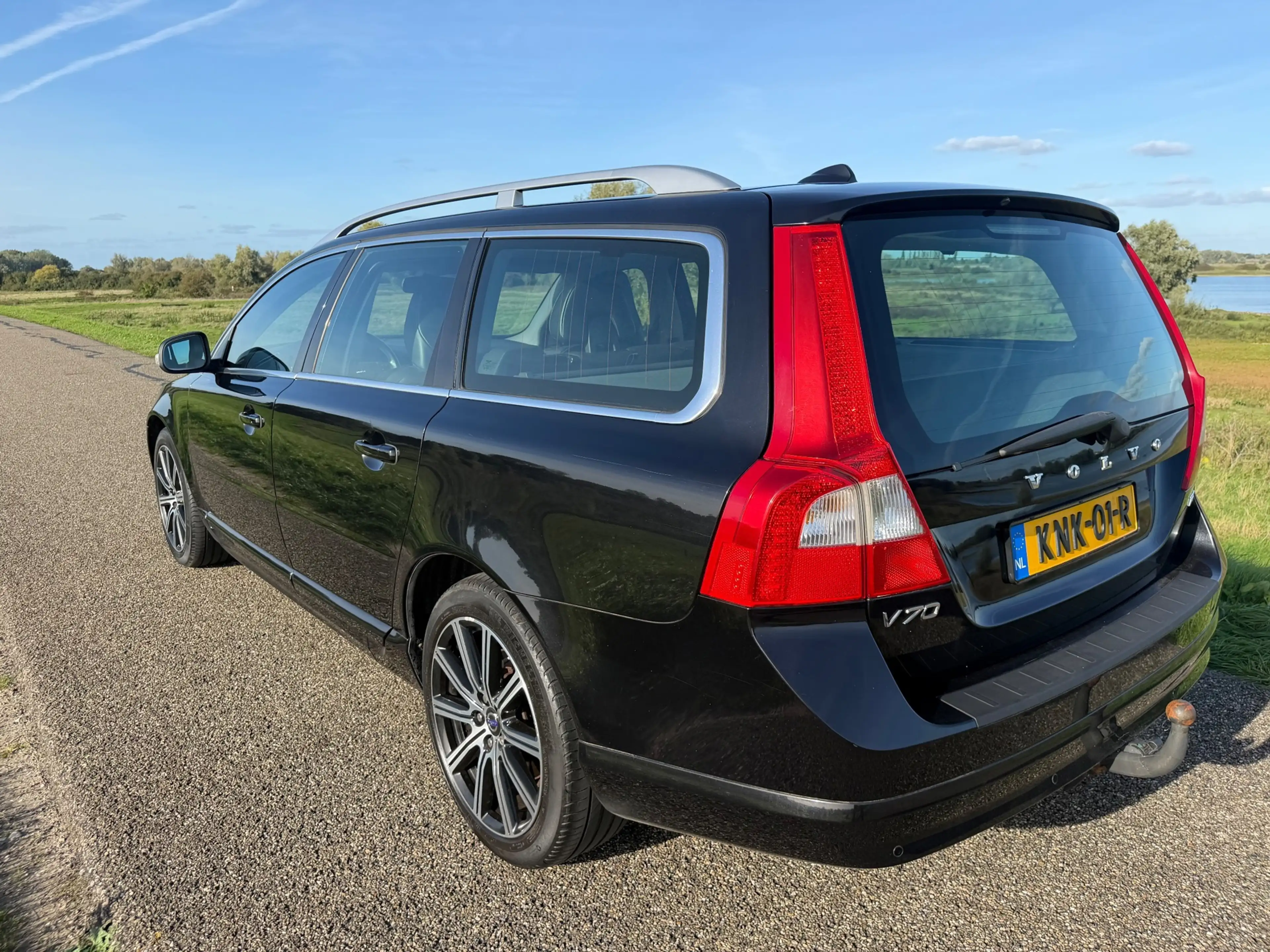 Volvo V70 2.0 T5 Summum — photo 10