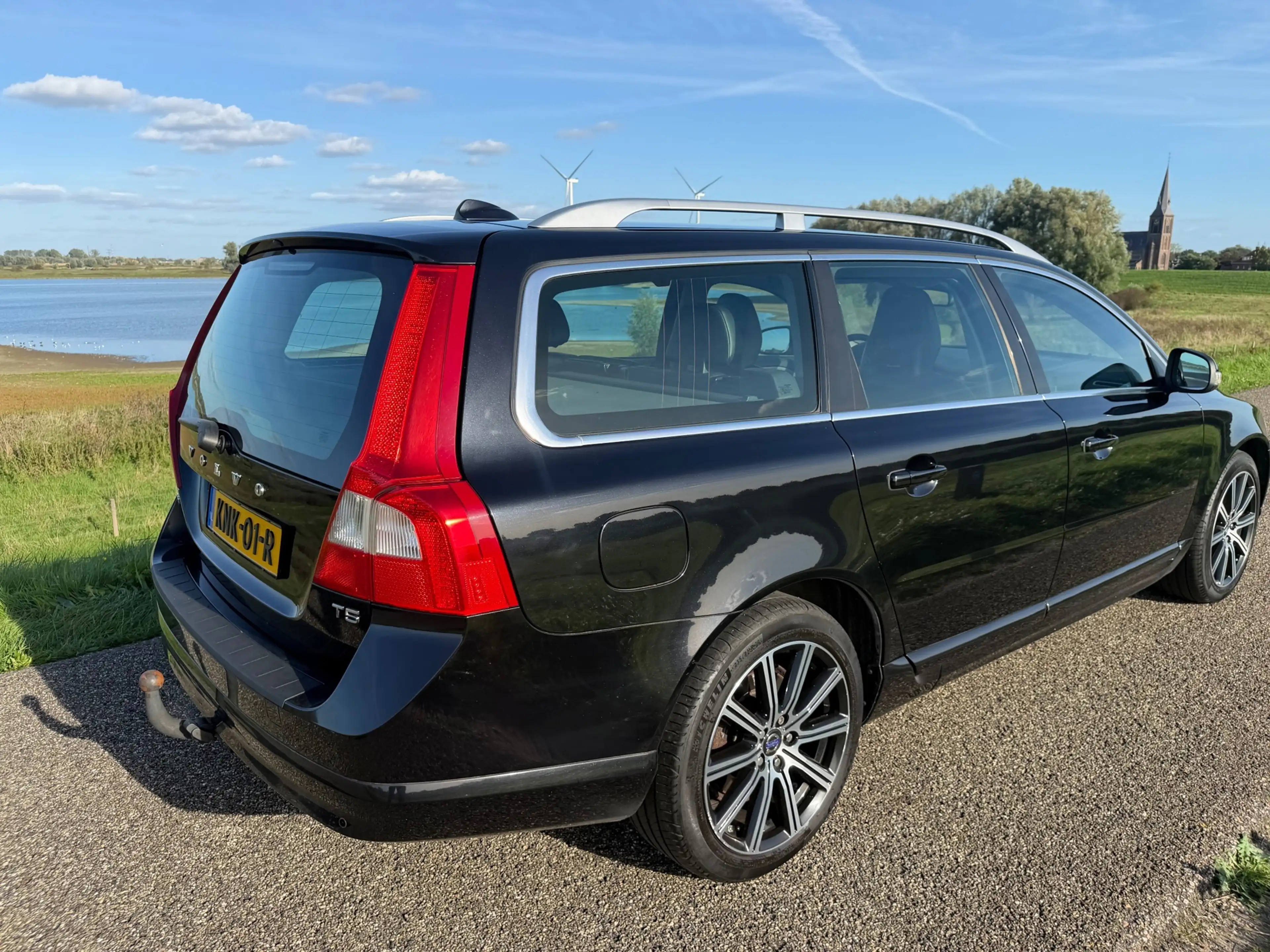 Volvo V70 2.0 T5 Summum — photo 7