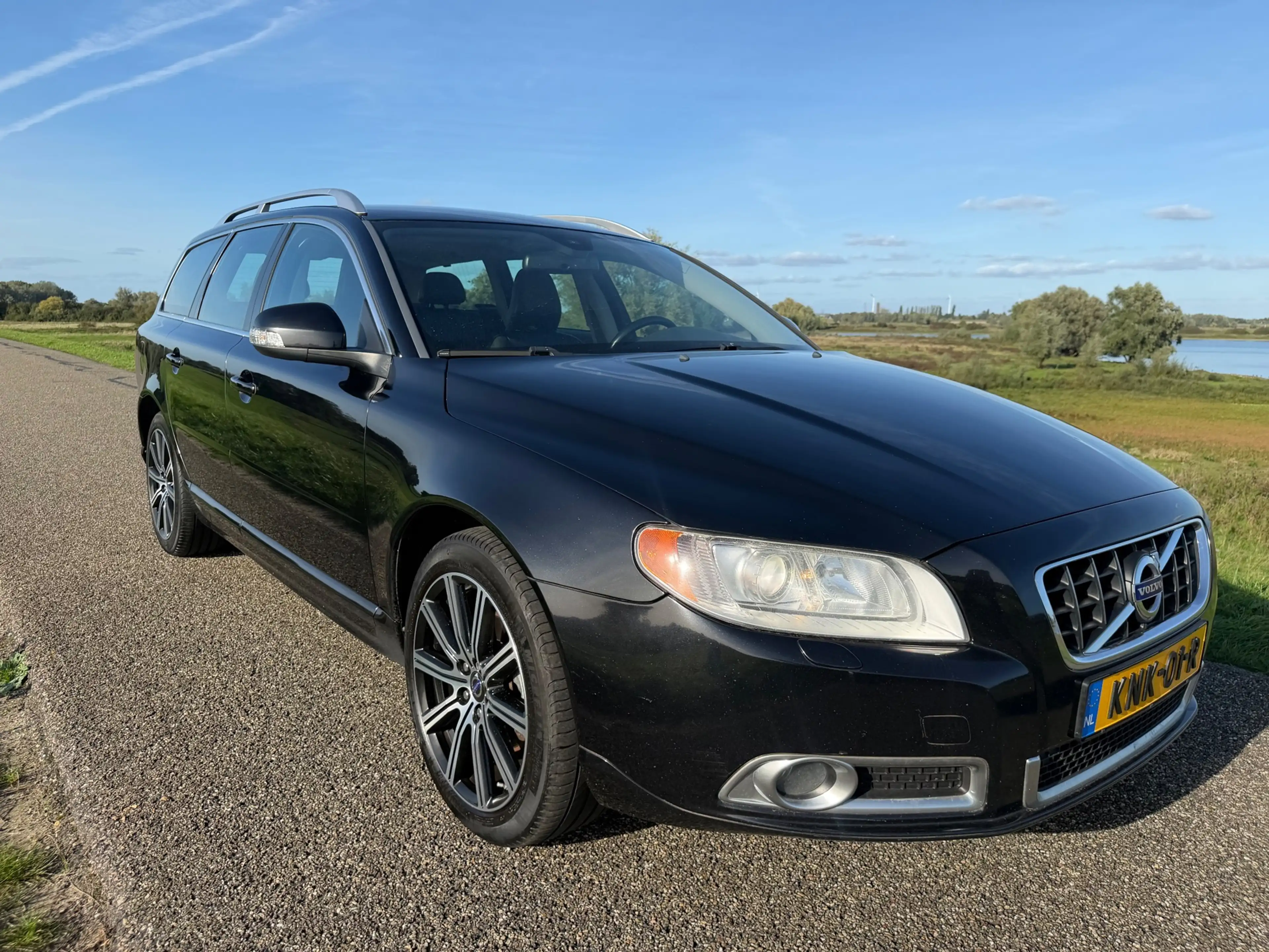 Volvo V70 2.0 T5 Summum — photo 5