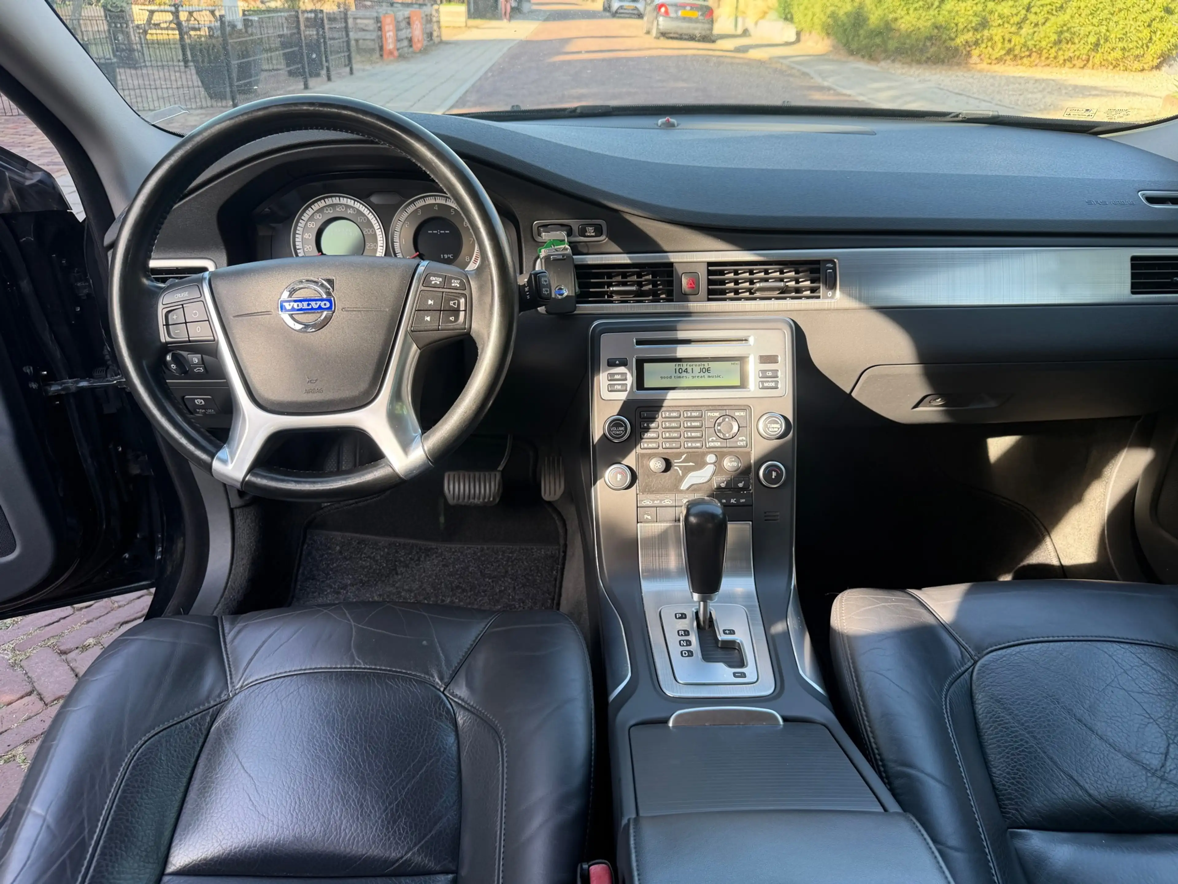Volvo V70 2.0 T5 Summum — photo 13