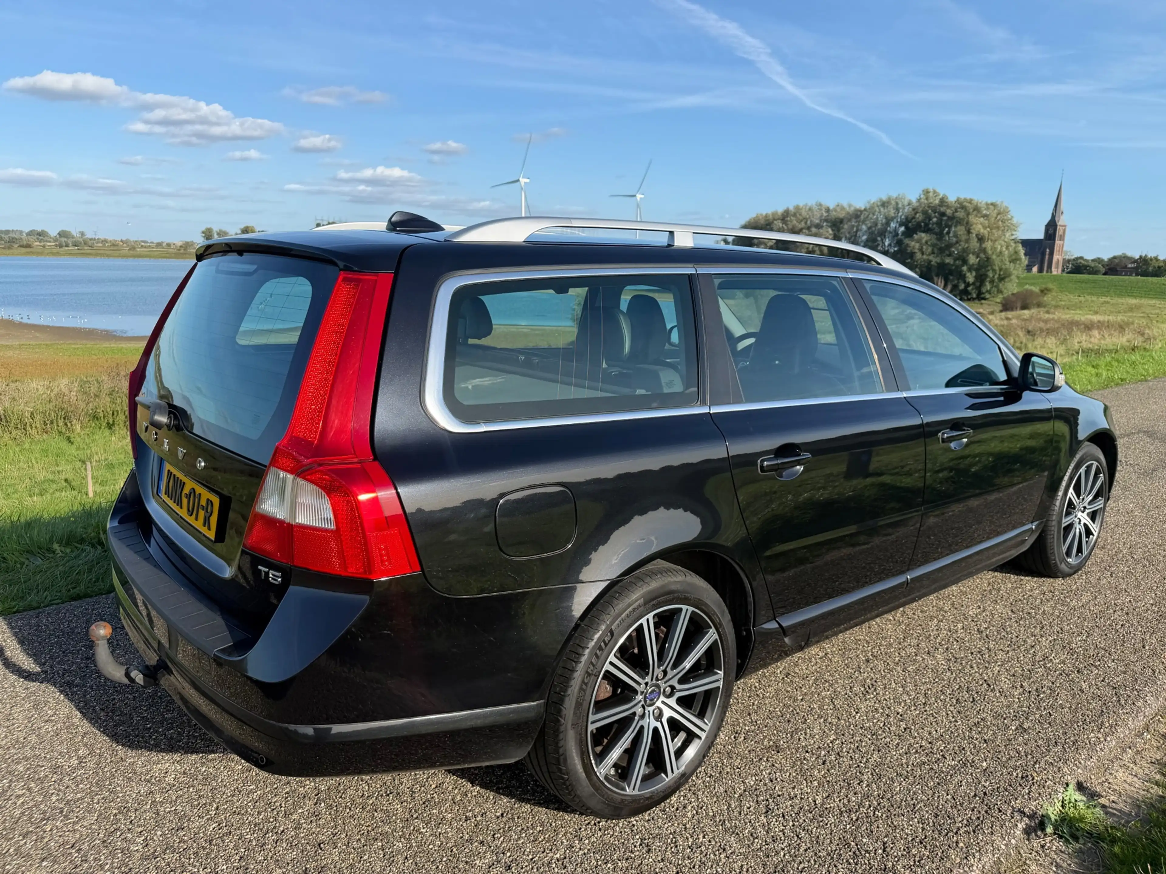 Volvo V70 2.0 T5 Summum — photo 6
