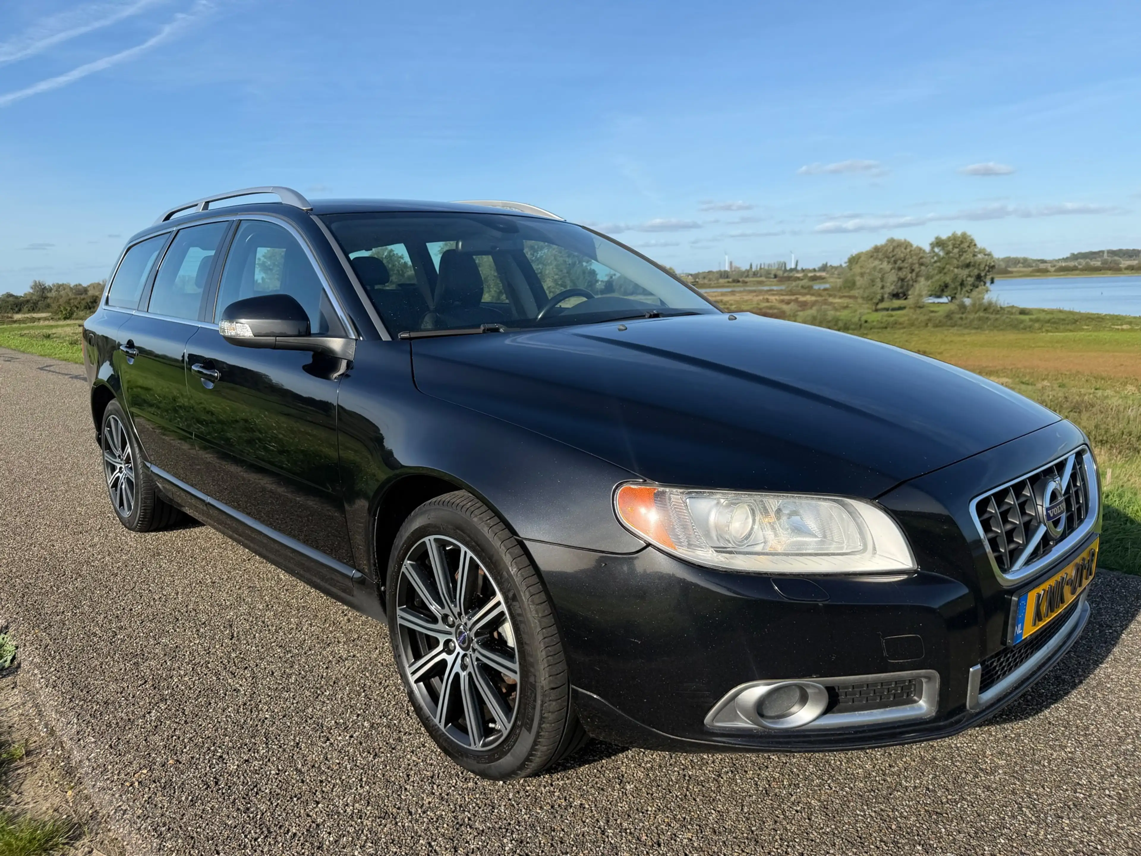 Volvo V70 2.0 T5 Summum — photo 4