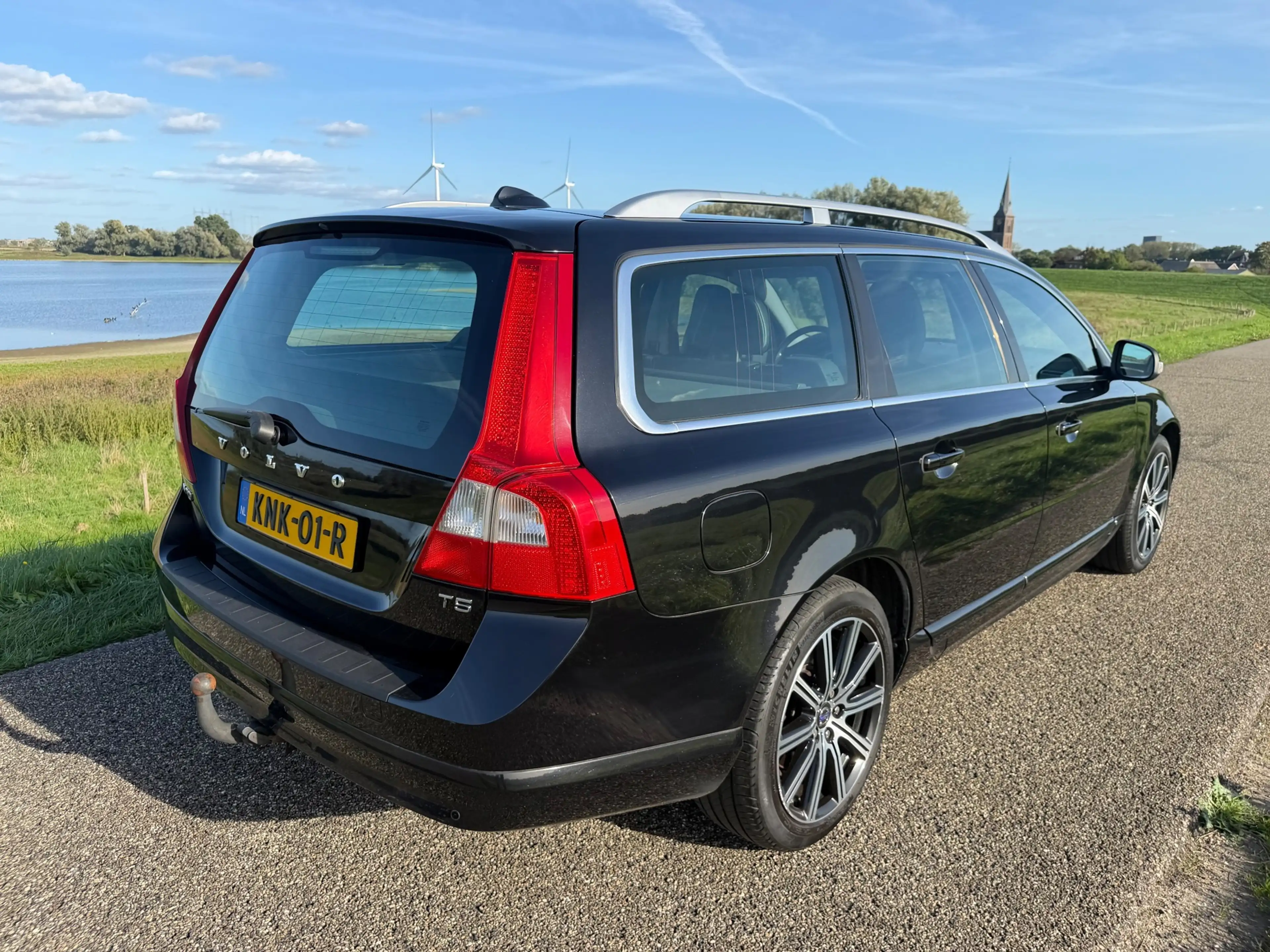 Volvo V70 2.0 T5 Summum — photo 8