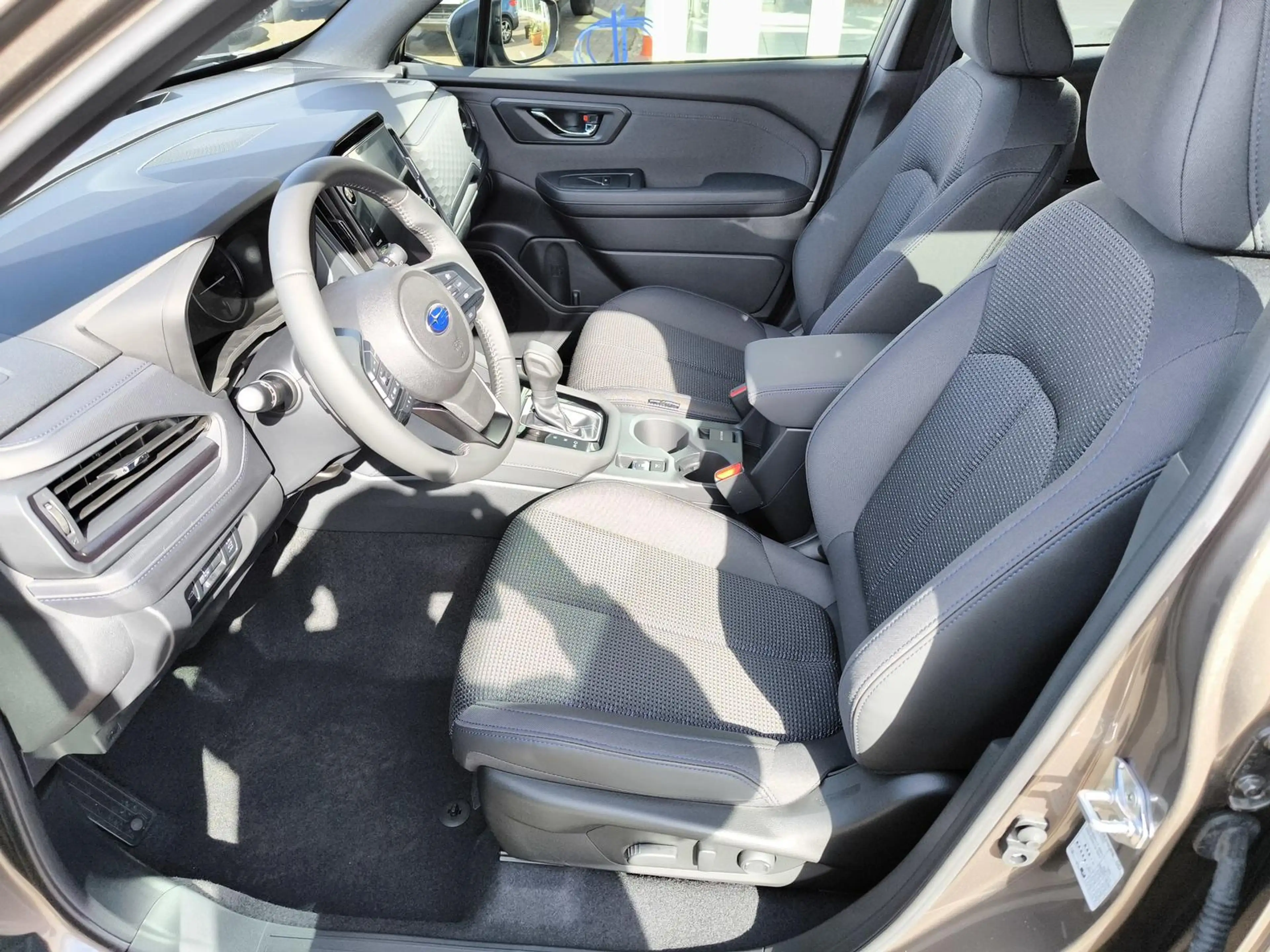 Subaru Forester 2.0ie e-Boxer Exclusive — photo 8