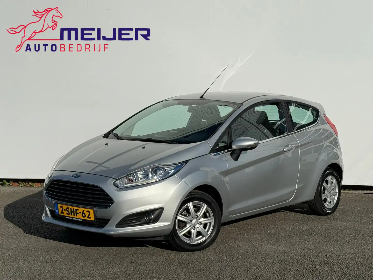 Ford Fiesta 1.0 EcoBoost Titanium Sportvelgen | LED | Navigati Grijs - 1