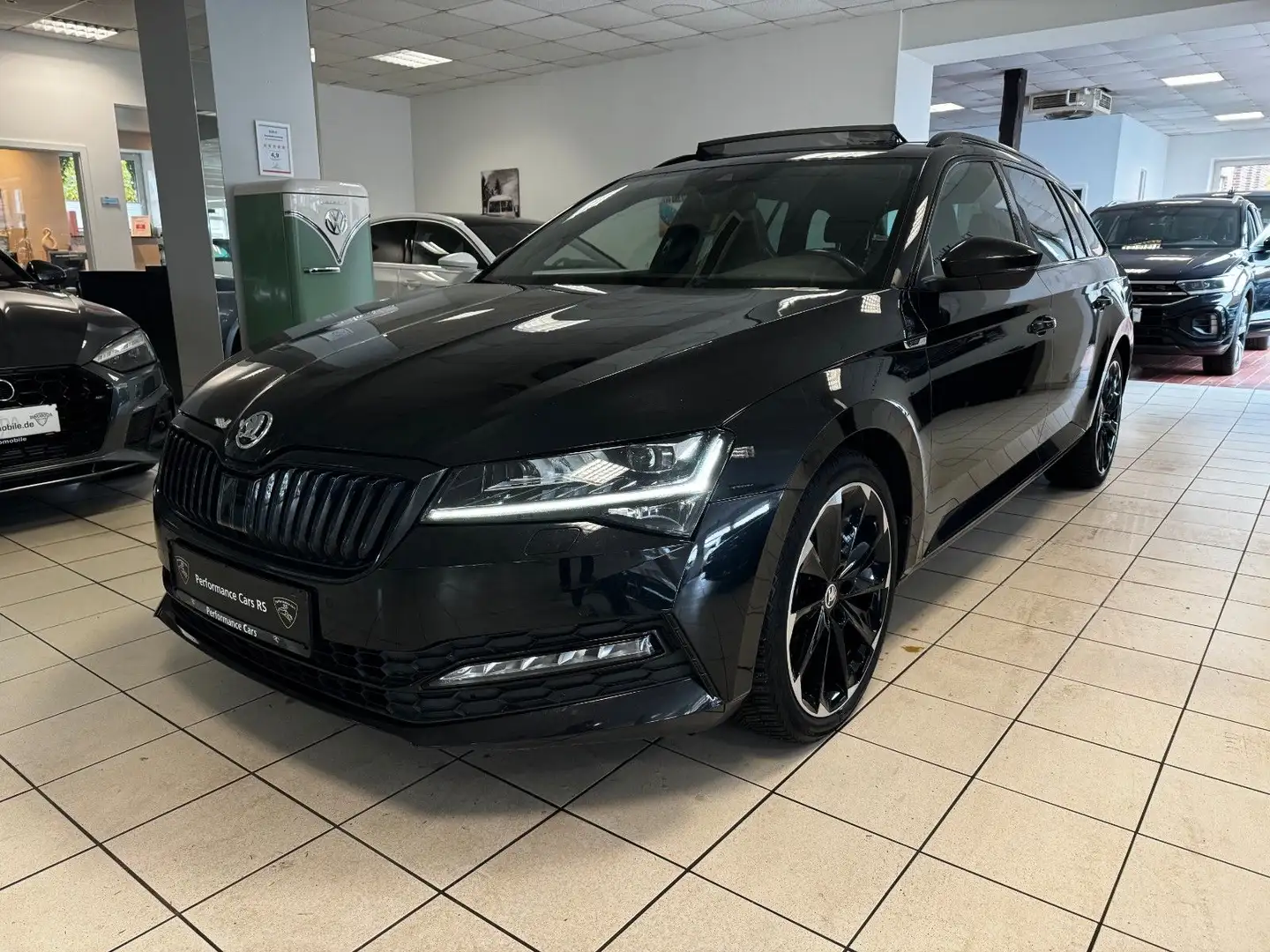 Skoda Superb Combi Sportline Matrix/Pano/AHK/Kamera Schwarz - 1