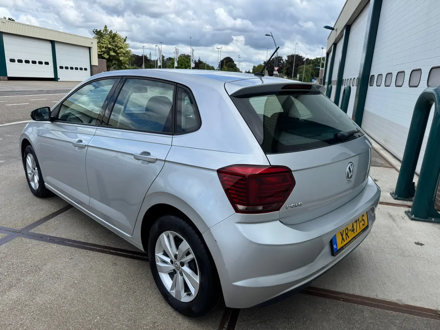 Volkswagen Polo 1.0 TSI Comfortline Apple Carplay ! Grijs - 2