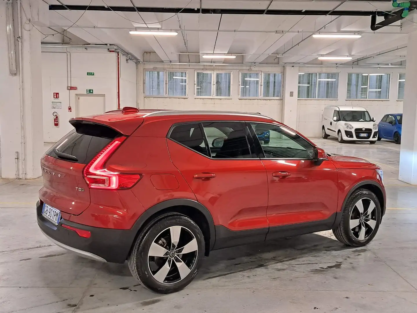 Volvo XC40 T5 Twin Engine Plug-In Hybrid Business Plus Auto Rosso - 2