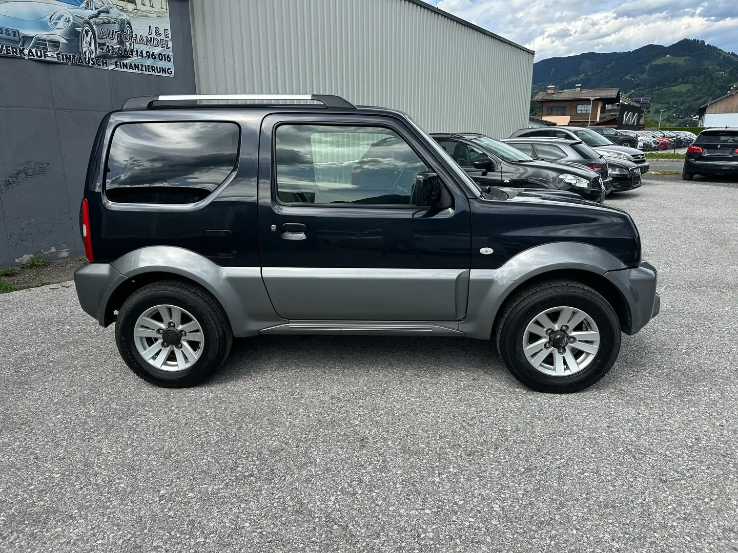 Suzuki Jimny 1.3 Benzin Schwarz - 2