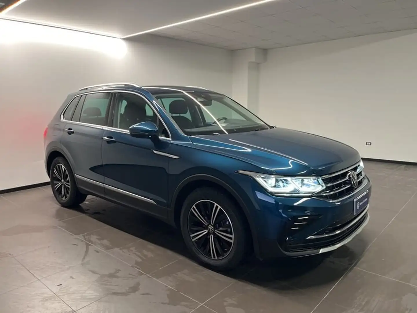 Volkswagen Tiguan TIGUAN 2.0 TDI SCR ELEGANCE 150CV DSG Blu/Azzurro - 2