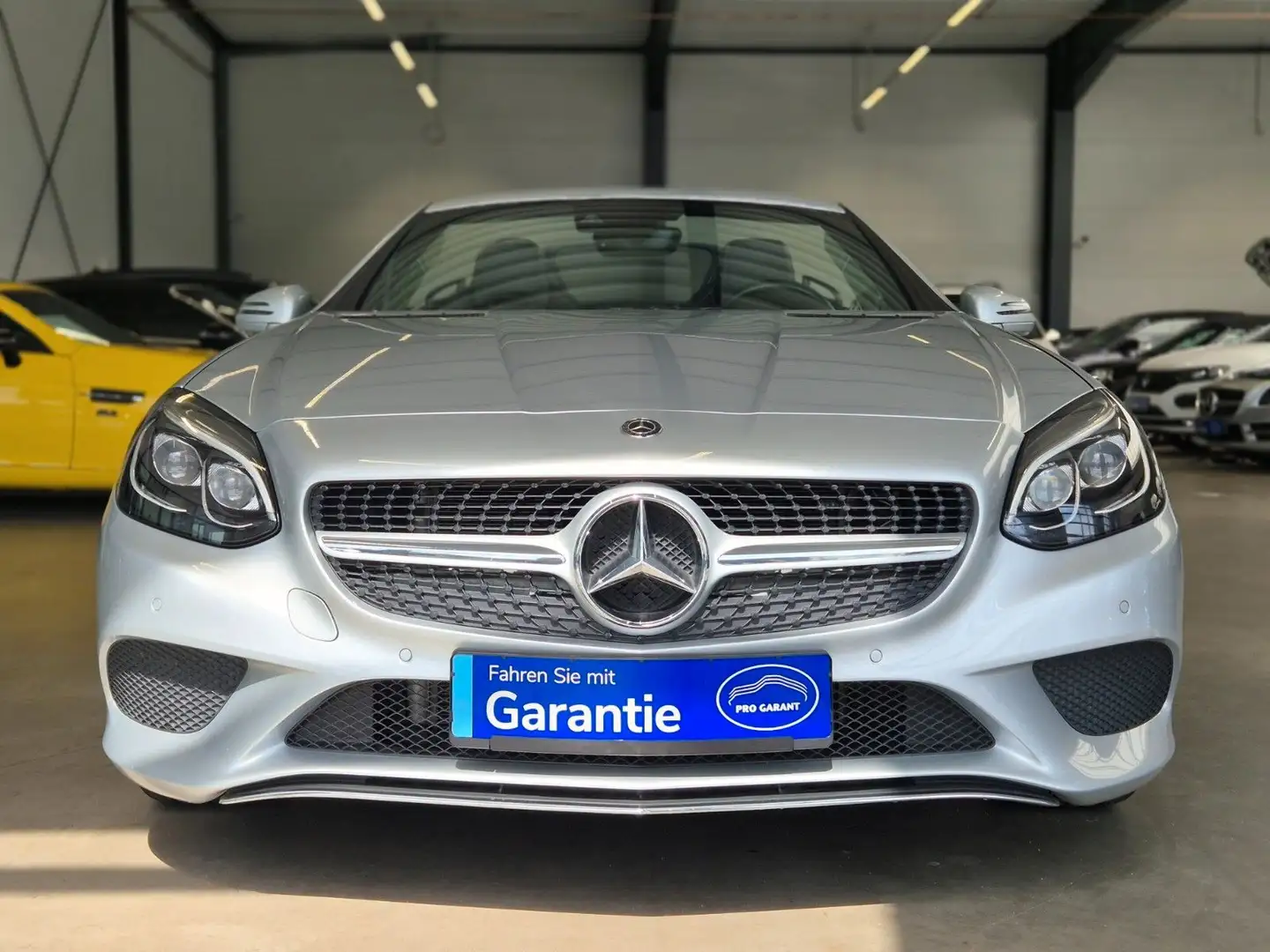 Mercedes-Benz SLC 200 ROADSTER LEDER NAV LED PANO PDC AIRSCARF Silber - 2