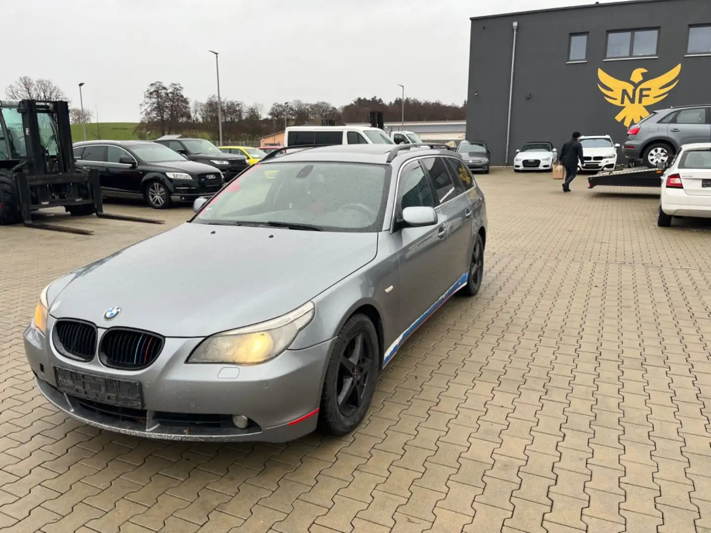 BMW 525 d Touring,Autom,Leder,Xenon,Pano, Grau - 1