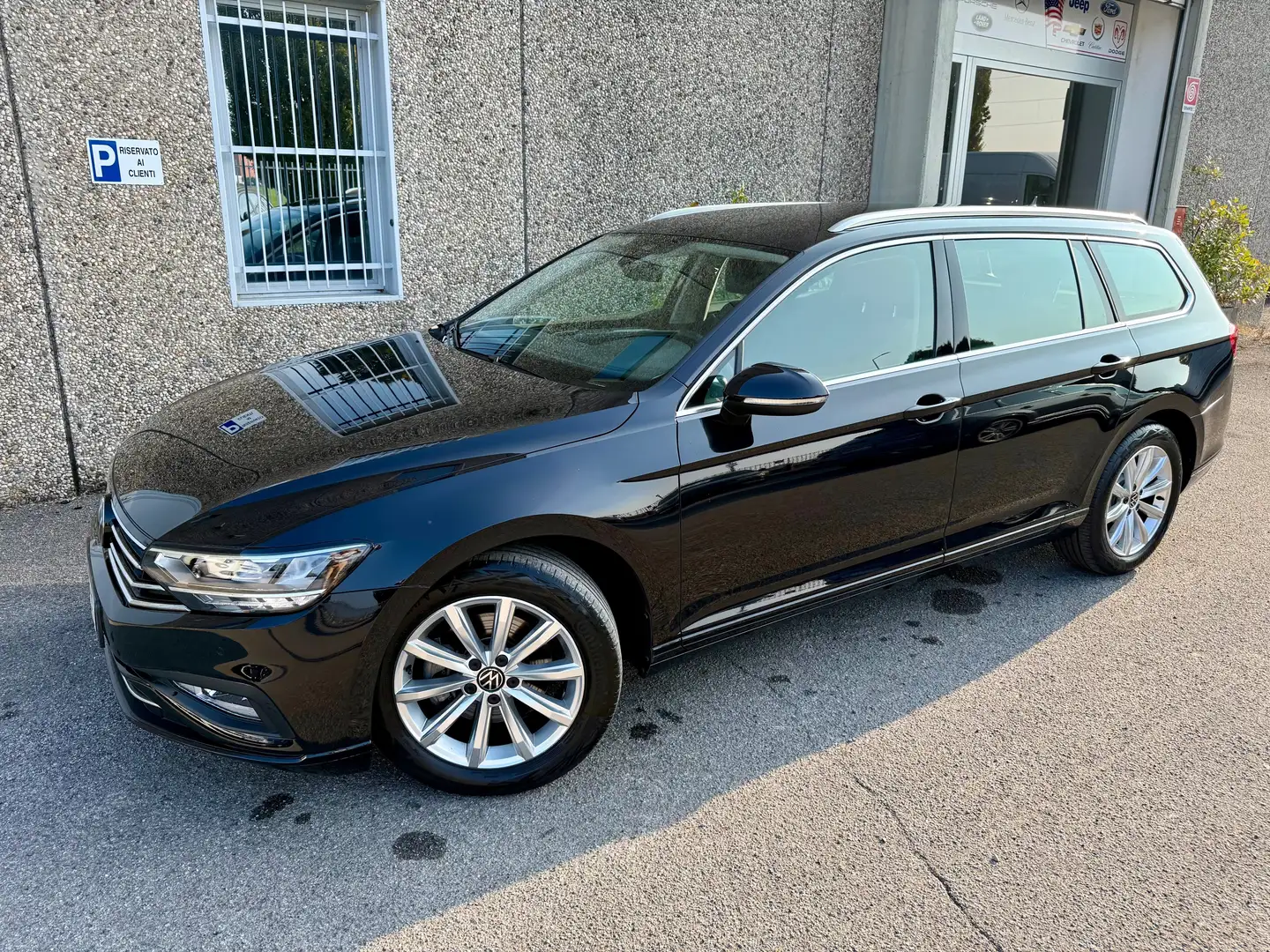 Volkswagen Passat Variant 2.0 tdi Business 150cv dsg"NAVI"ACC"RADAR" Schwarz - 1