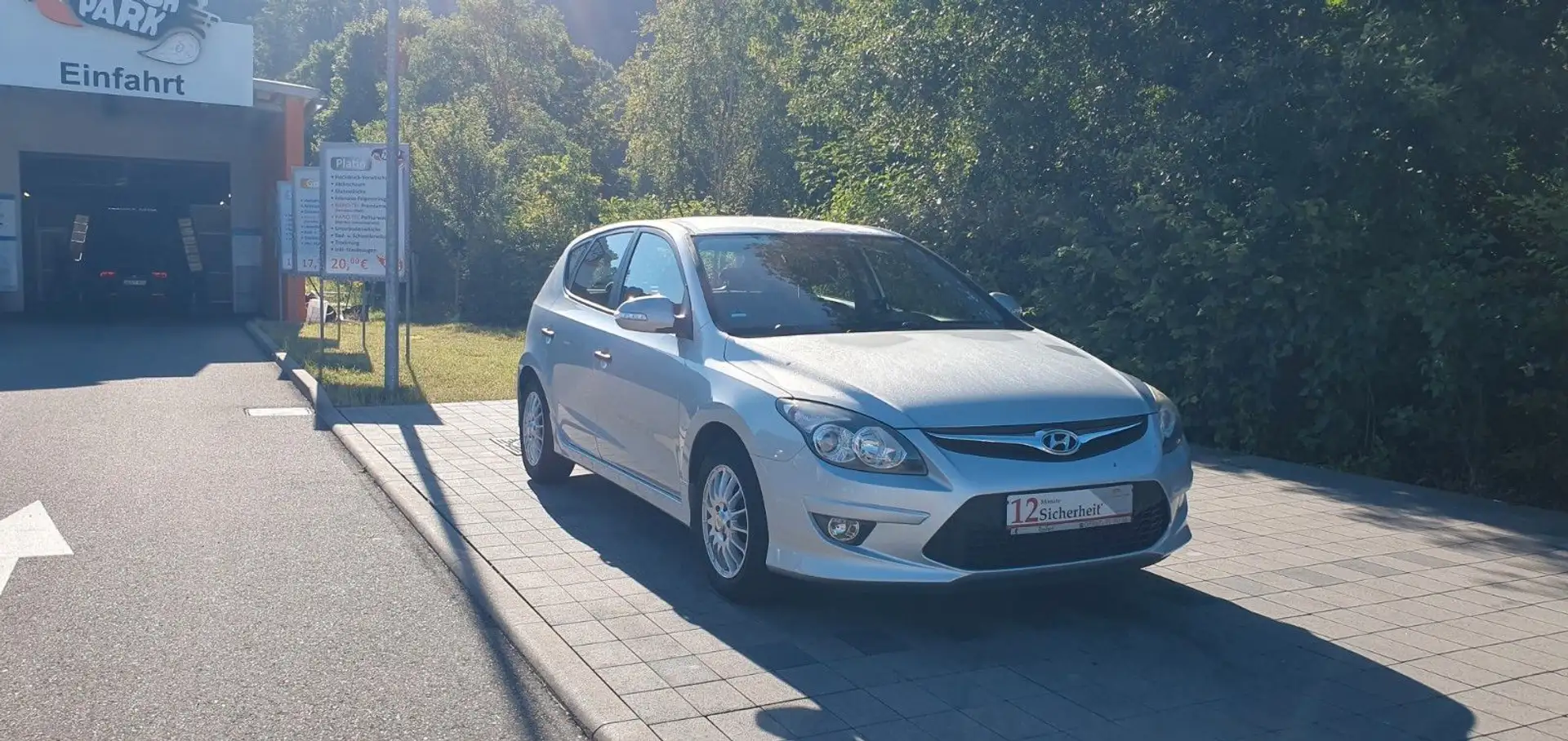 Hyundai i30 FIFA WM Edition*KLIMA*SHZ* Silber - 1