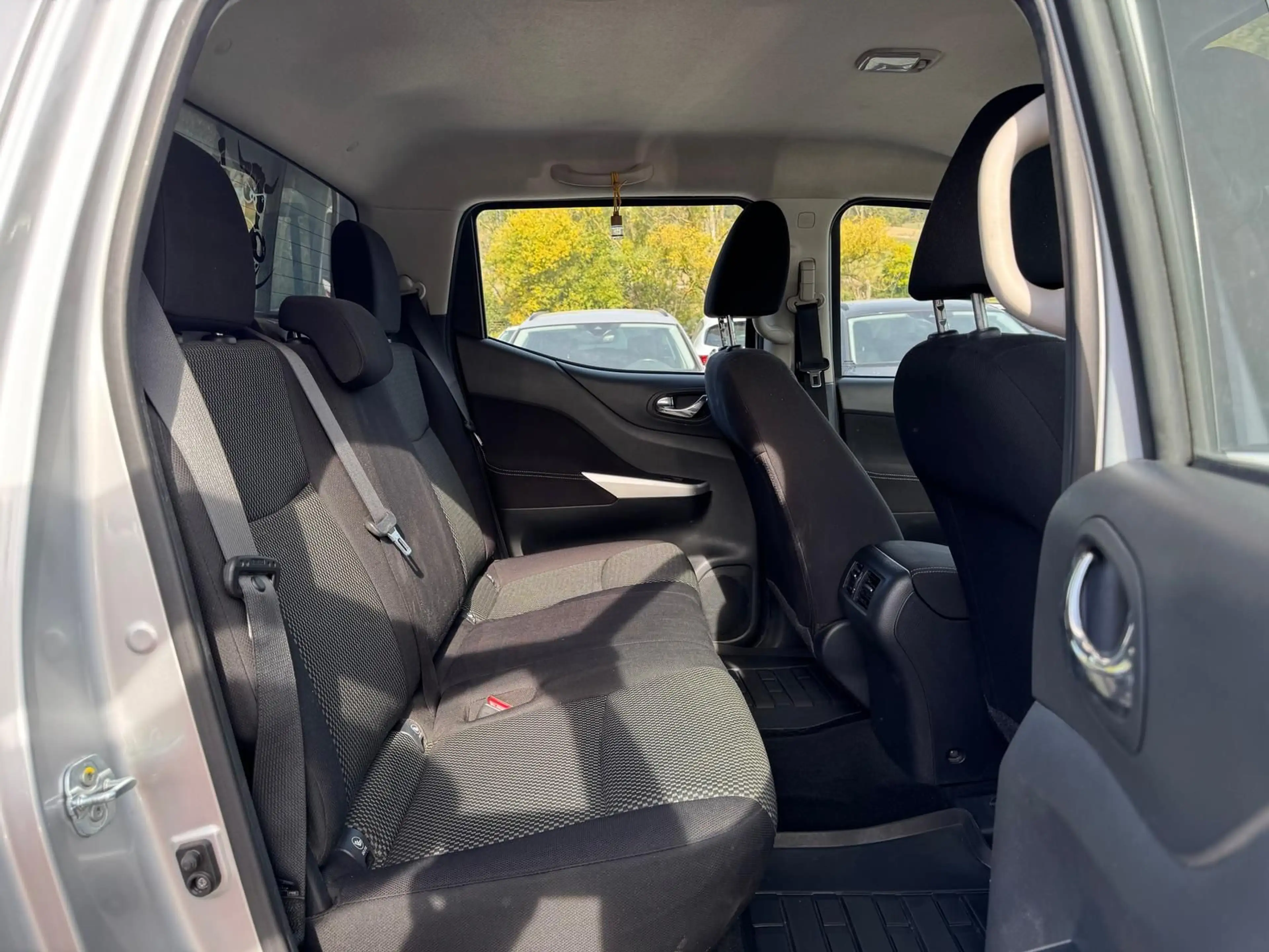 Nissan Navara 2.3 dCi *ACENTA-DOUBLE-CAB*4x4*AHK*SHZ*KL — photo 10