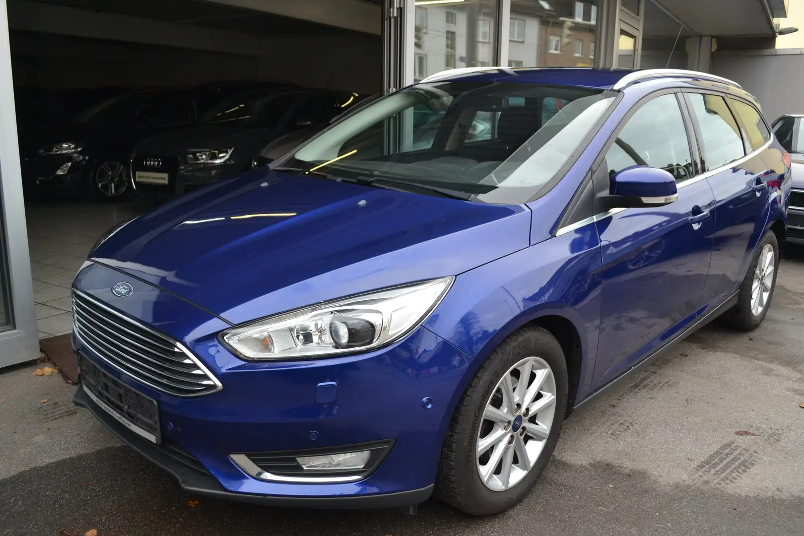 Ford Focus 1.5 TDCI Titanium *1.HAND*XENON*NAVI*EURO6* Blau - 1