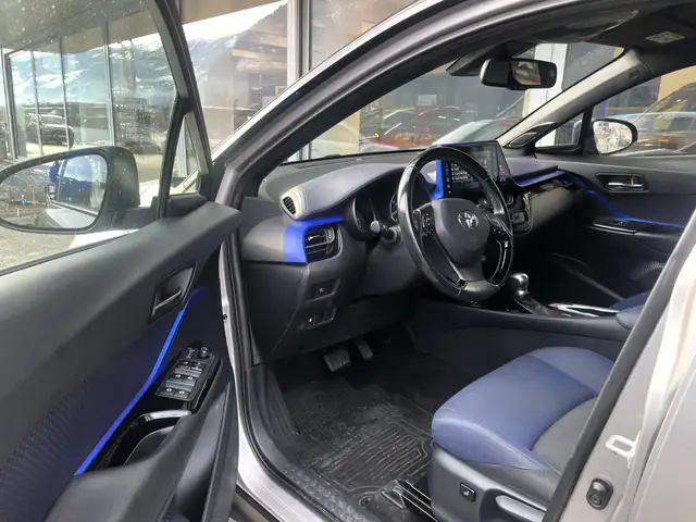 Toyota C-HR view 8