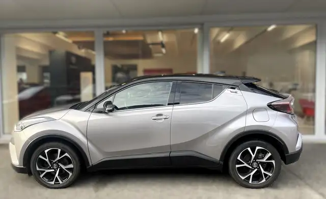 Toyota C-HR view 5
